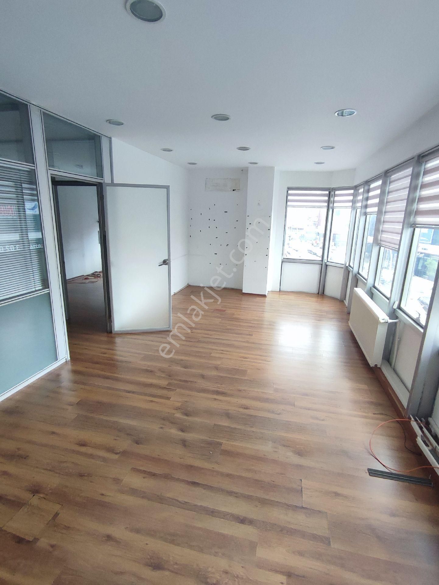 Beykoz Kavacık Kiralık Plaza Katı  BEYKOZ KAVACIKTA ANACADDE ÜZERİNDE KİRALIK PLAZA KATI