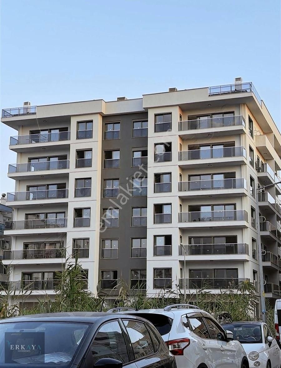 Karşıyaka Bahriye Üçok Satılık Daire BAHRİYE ÜÇOK'TA SIFIR BİNA ARAKAT SATILIK 3+1 FERAH DAİRE