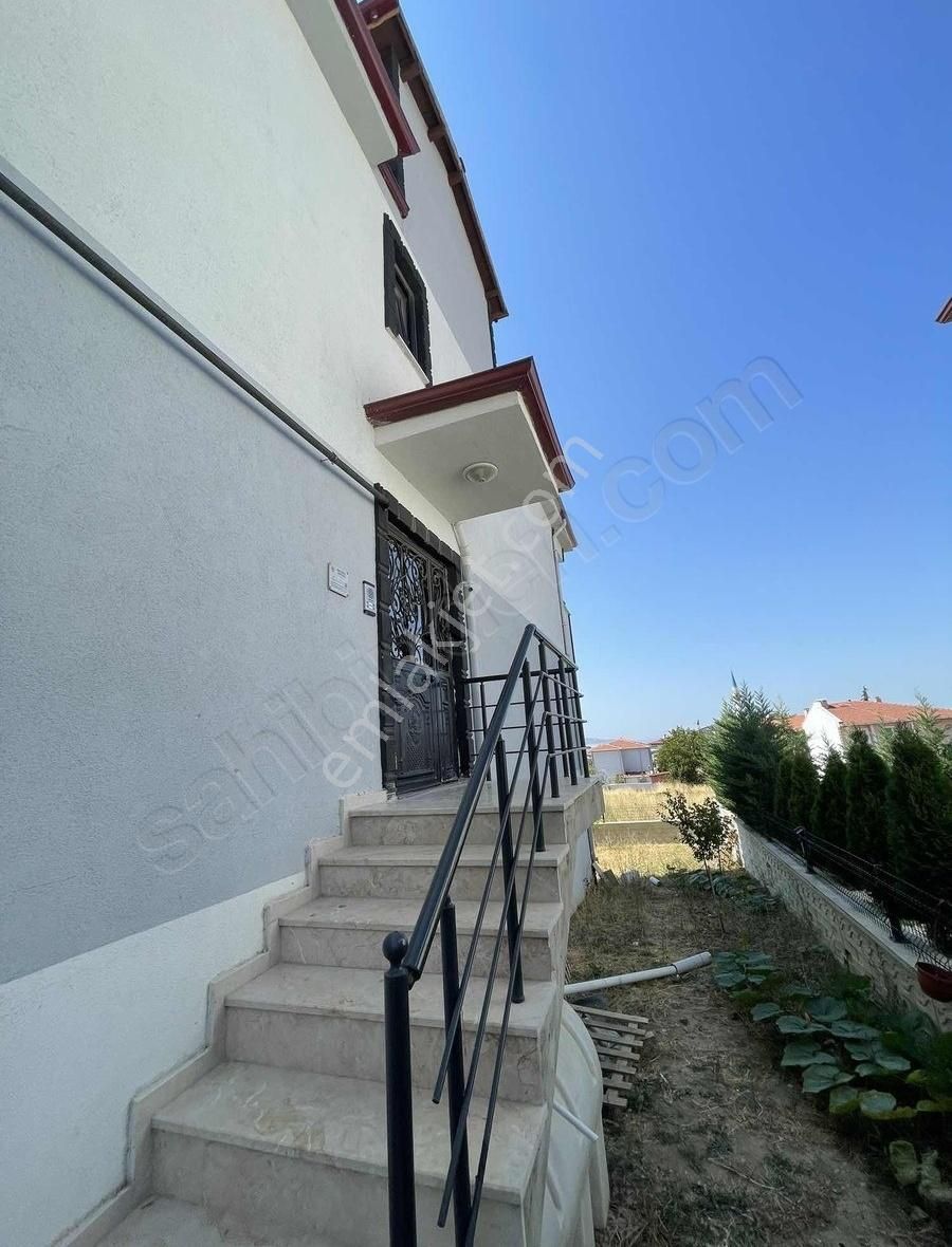 Keşan Aşağı Zaferiye Kiralık Daire Öz Aydın Gayrimenkulden kiralık eşyalı 1+1 Daire