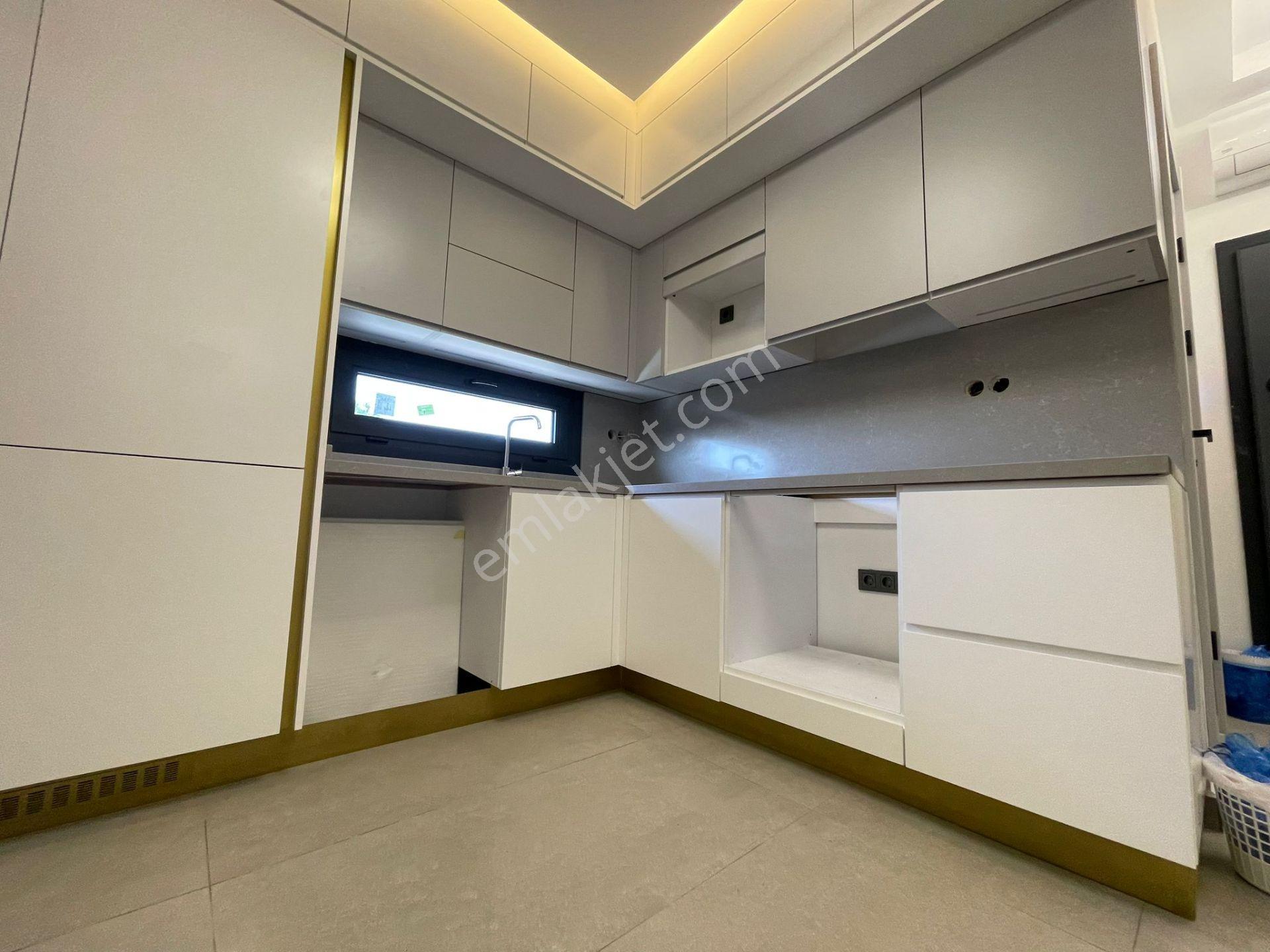 Sahıle Yakın-özel Havuz/otopark-yerden Isıtma-ultra Lüx-akıllı Ev-300 M2 Bahçe-tamamı Müstakil - Görsel 19