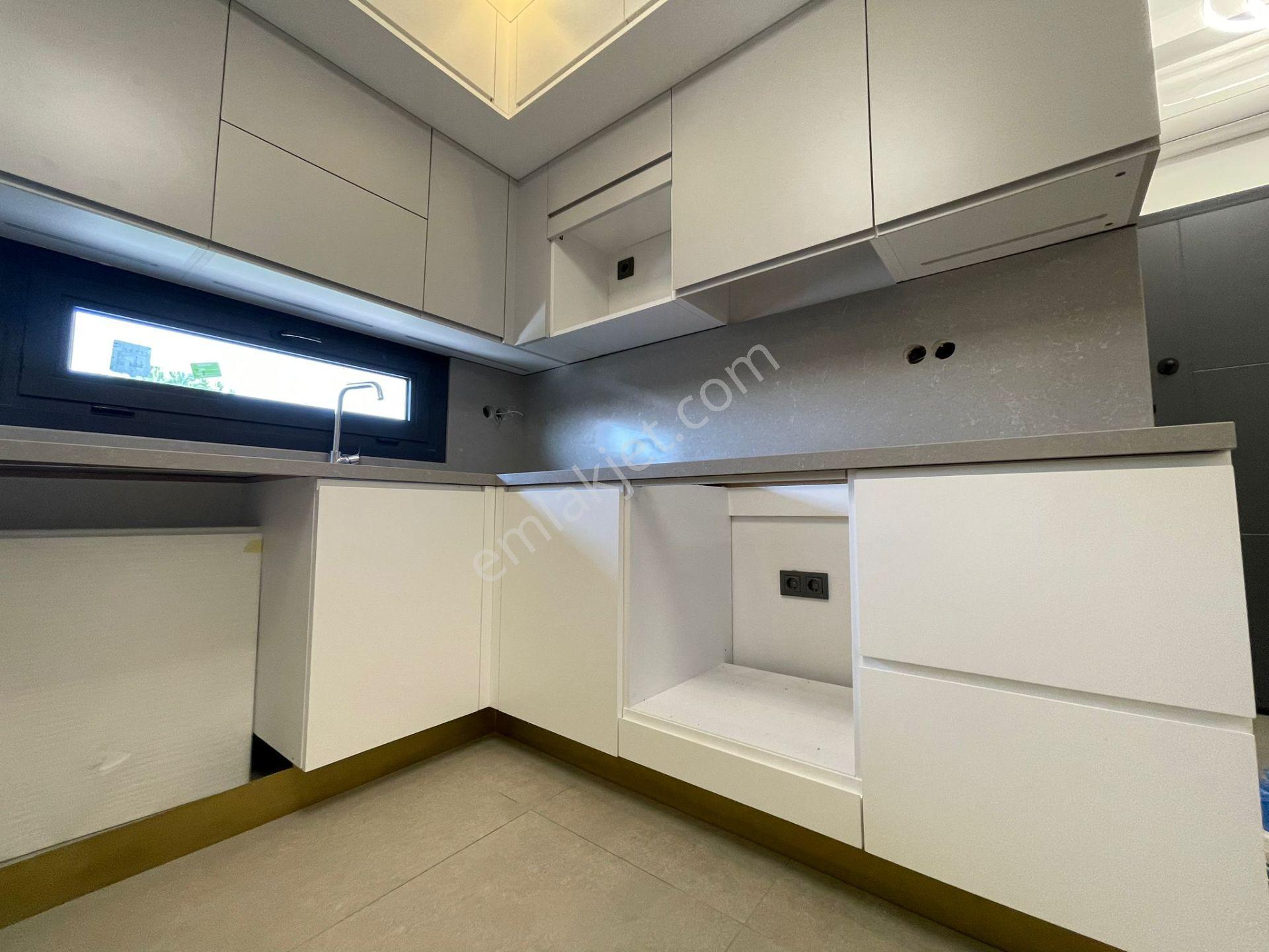 Sahıle Yakın-özel Havuz/otopark-yerden Isıtma-ultra Lüx-akıllı Ev-300 M2 Bahçe-tamamı Müstakil - Görsel 23