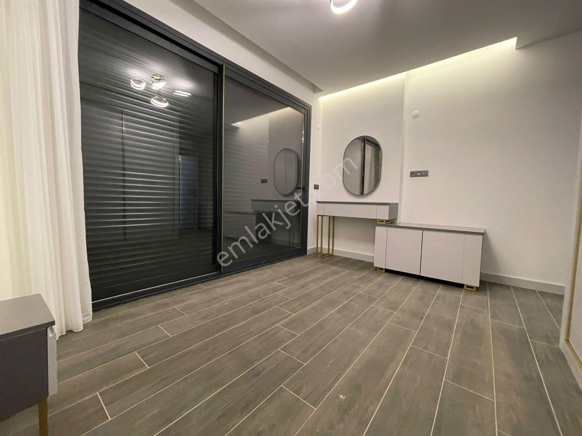 Sahıle Yakın-özel Havuz/otopark-yerden Isıtma-ultra Lüx-akıllı Ev-300 M2 Bahçe-tamamı Müstakil - Görsel 24