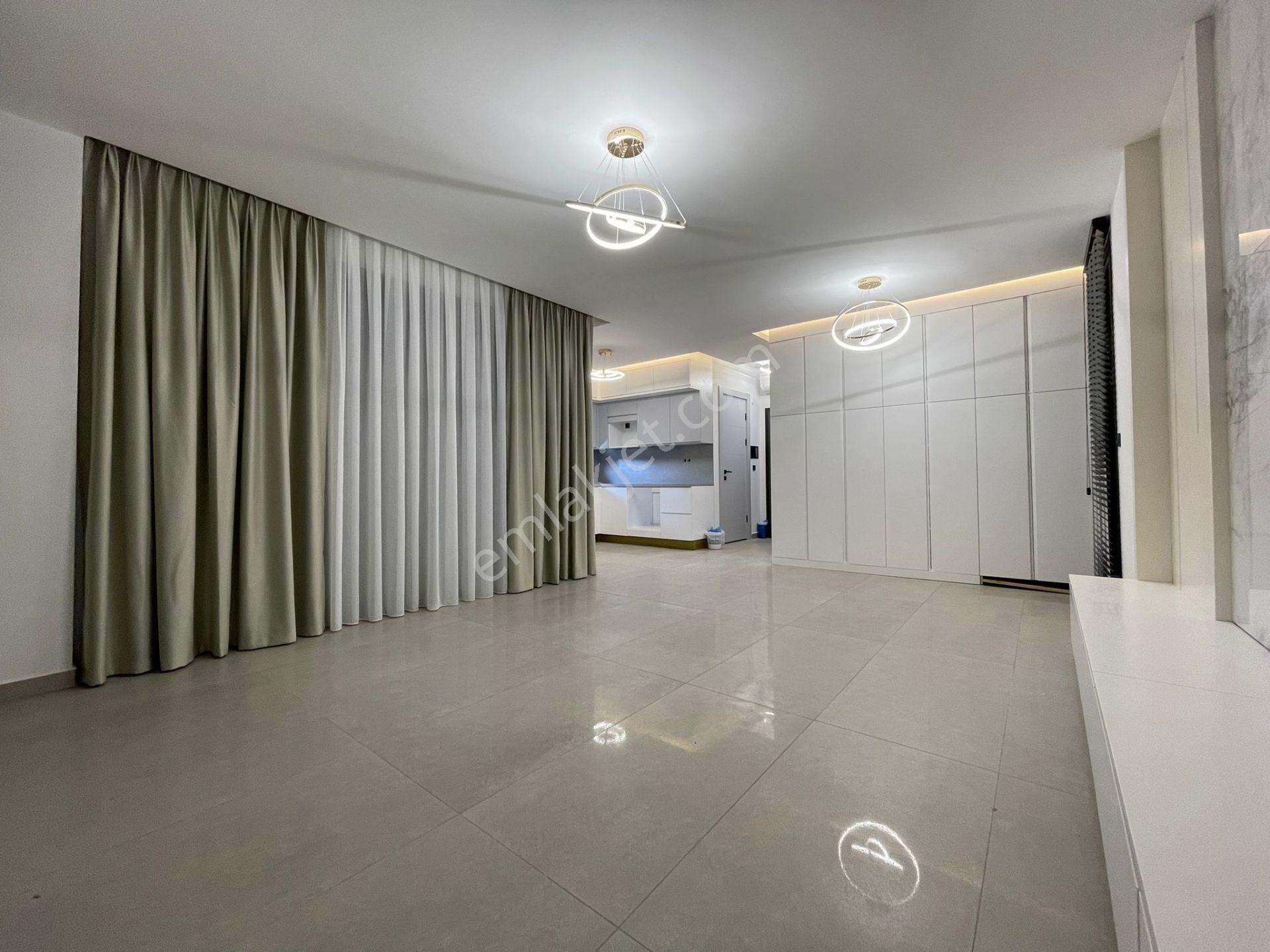 Sahıle Yakın-özel Havuz/otopark-yerden Isıtma-ultra Lüx-akıllı Ev-300 M2 Bahçe-tamamı Müstakil - Görsel 18