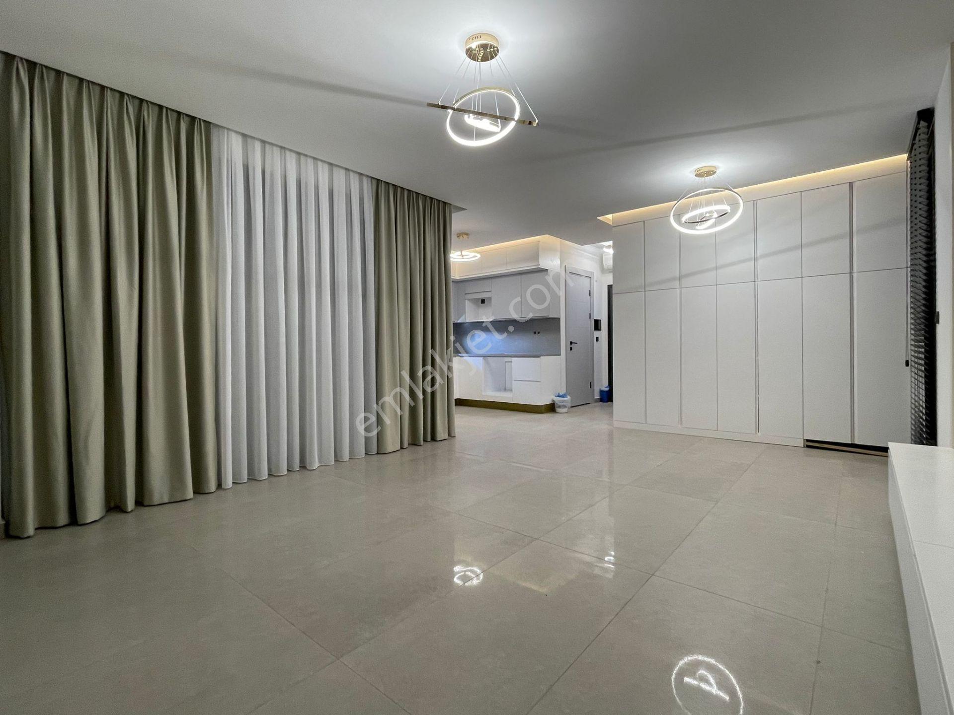 Sahıle Yakın-özel Havuz/otopark-yerden Isıtma-ultra Lüx-akıllı Ev-300 M2 Bahçe-tamamı Müstakil - Görsel 14