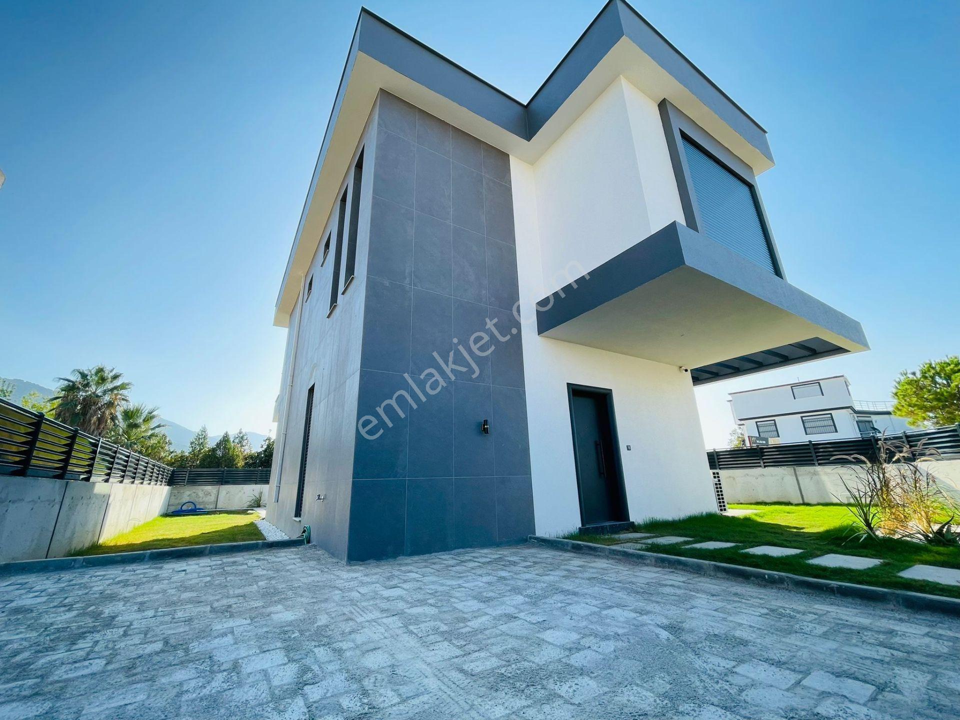 Sahıle Yakın-özel Havuz/otopark-yerden Isıtma-ultra Lüx-akıllı Ev-300 M2 Bahçe-tamamı Müstakil - Görsel 9