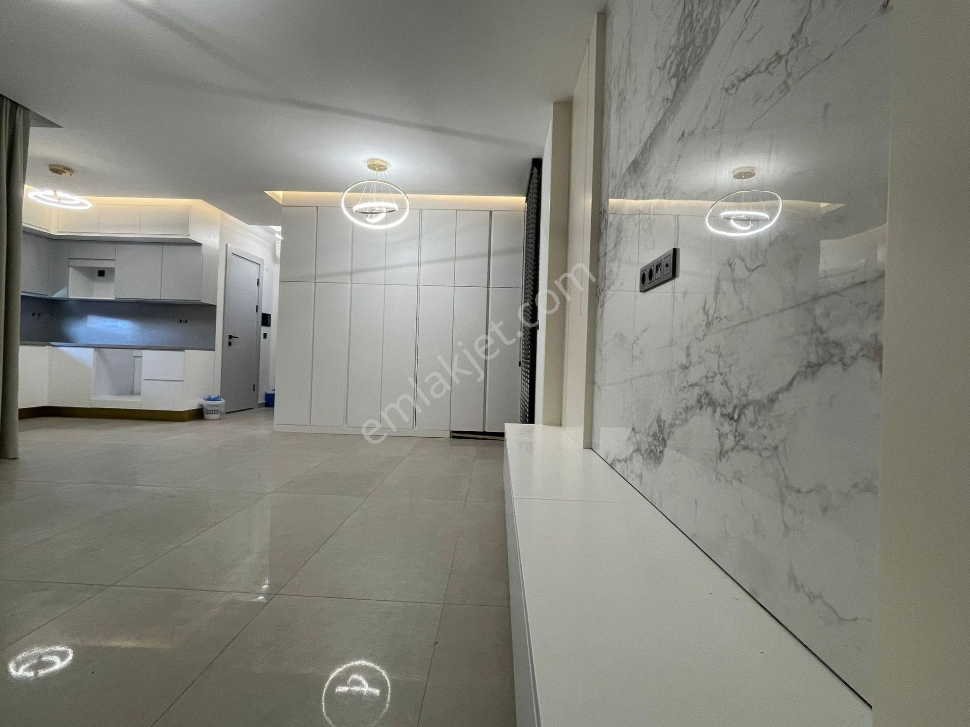 Sahıle Yakın-özel Havuz/otopark-yerden Isıtma-ultra Lüx-akıllı Ev-300 M2 Bahçe-tamamı Müstakil - Görsel 15