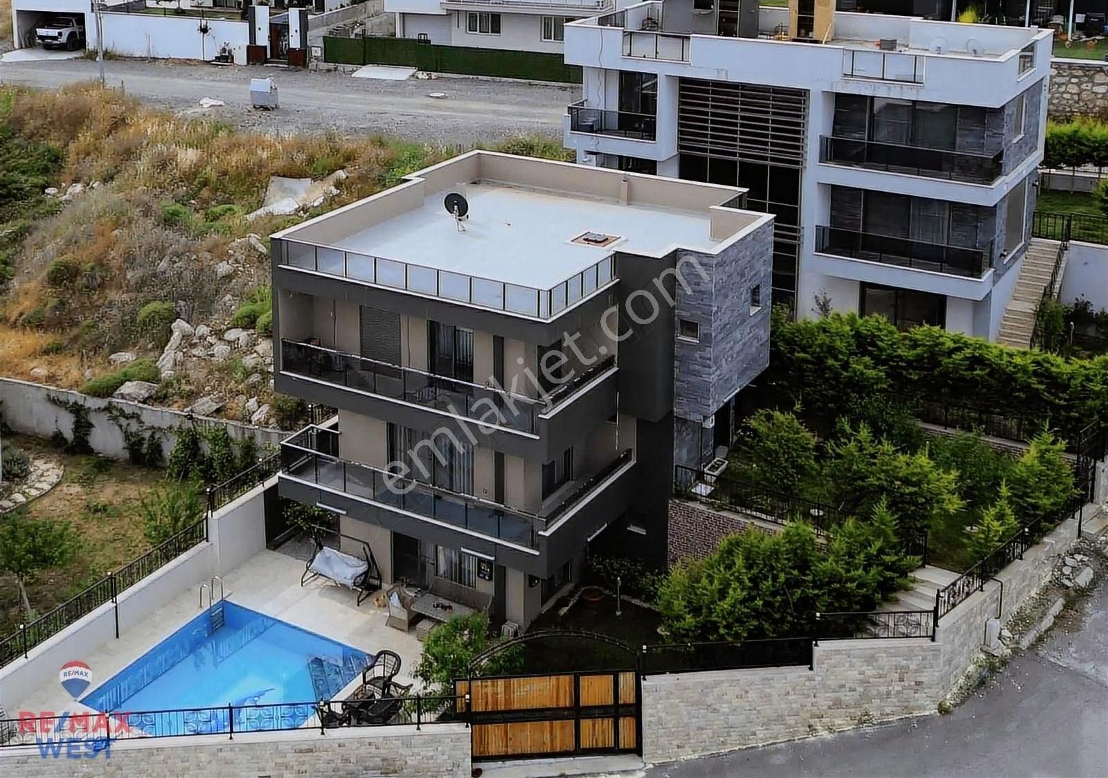 Menemen Villakent Satılık Villa Tam Müstakil, Havuzlu, Yeni Yapım 4+2 Satılık Villa