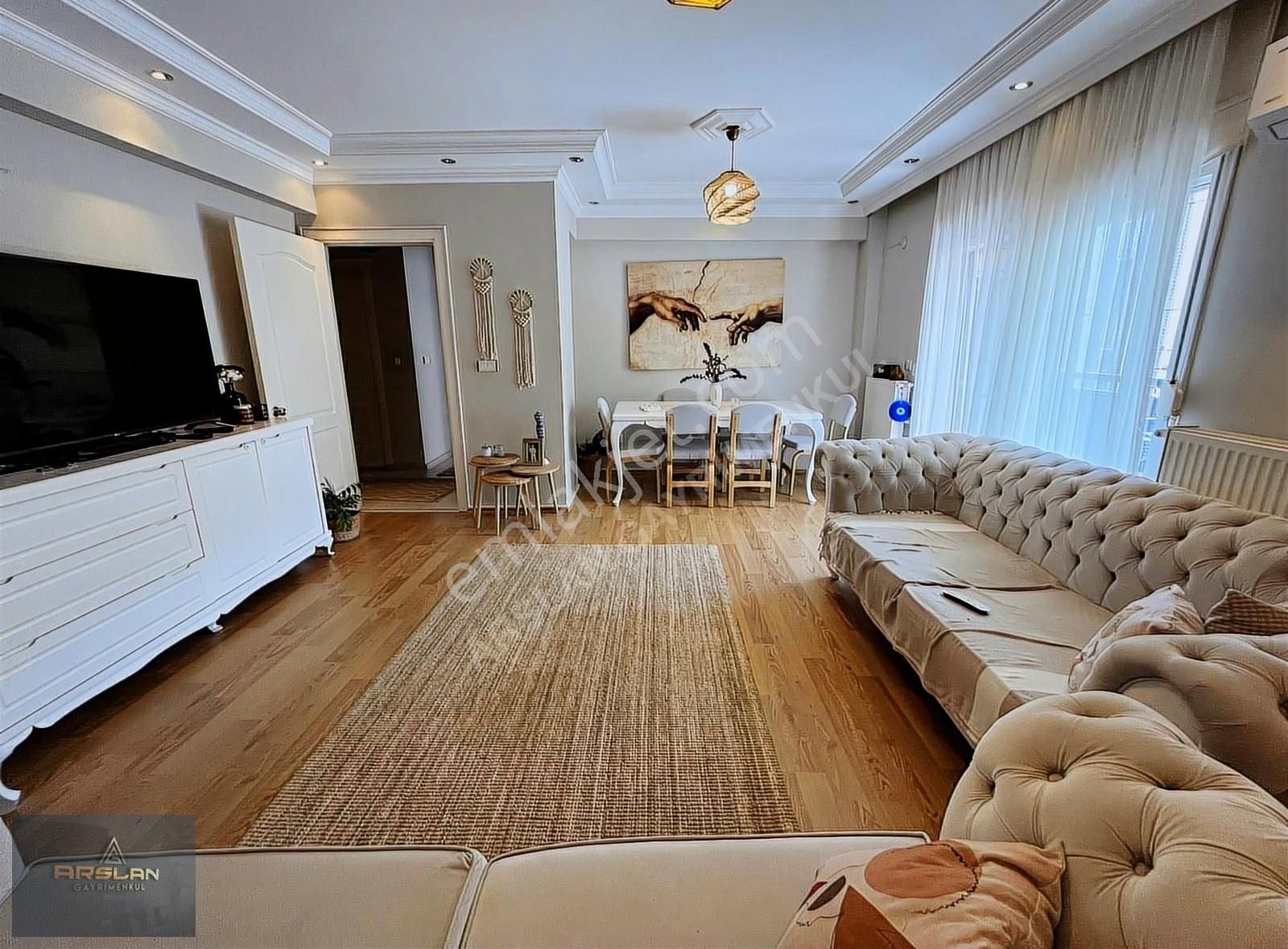 Buca Kozağaç Satılık Daire ARSLAN'DAN ÜÇKUYULAR MEYDANDA ARA KAT 3+1 SATILIK DAİRE