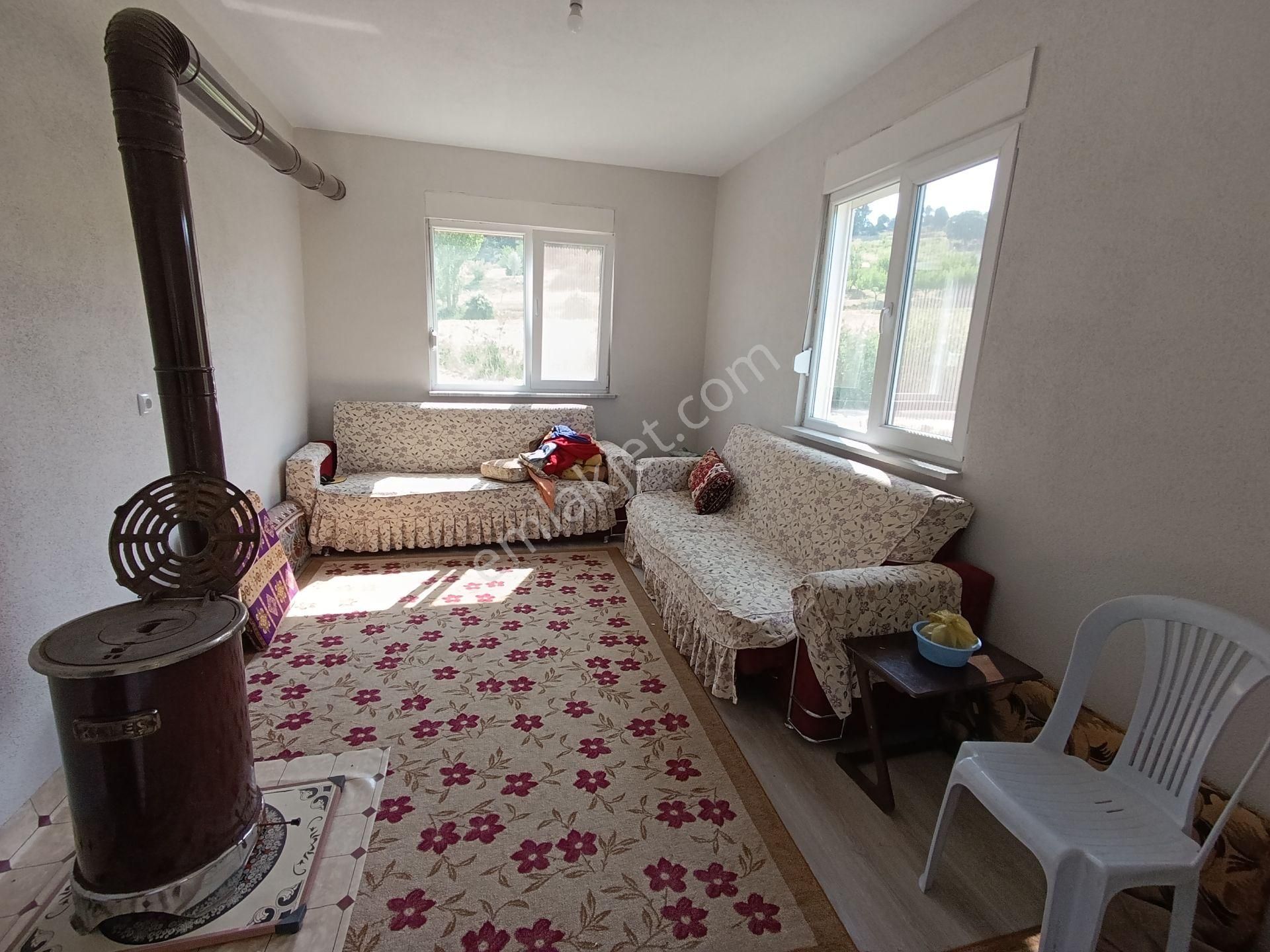 Satılık 3000.metre Kare Elma Bahçesi Elektirik Su Yolu Mevcut Tek Katlı Villa Tipi İçinde Ev Var - Görsel 17