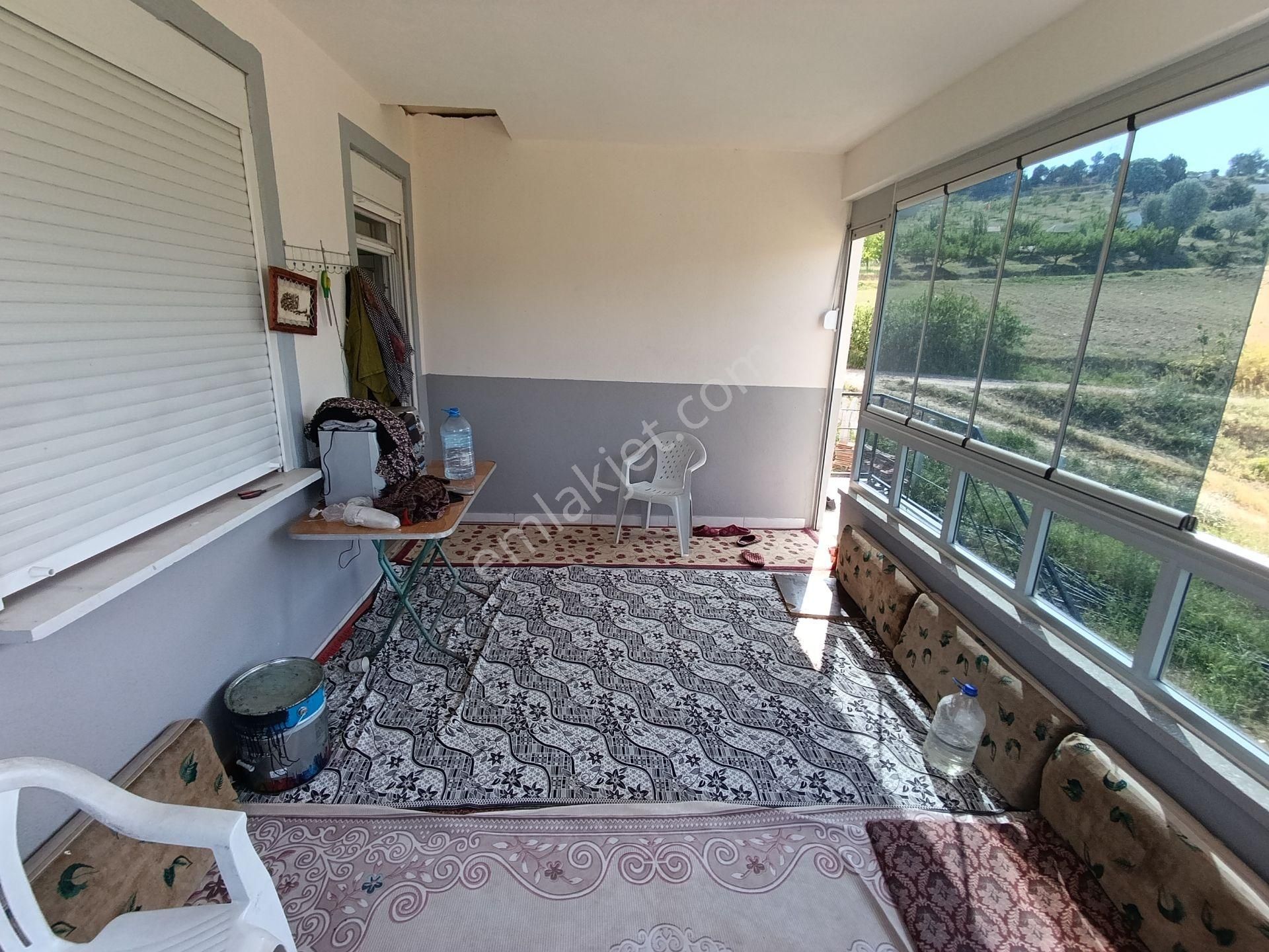 Satılık 3000.metre Kare Elma Bahçesi Elektirik Su Yolu Mevcut Tek Katlı Villa Tipi İçinde Ev Var - Görsel 31