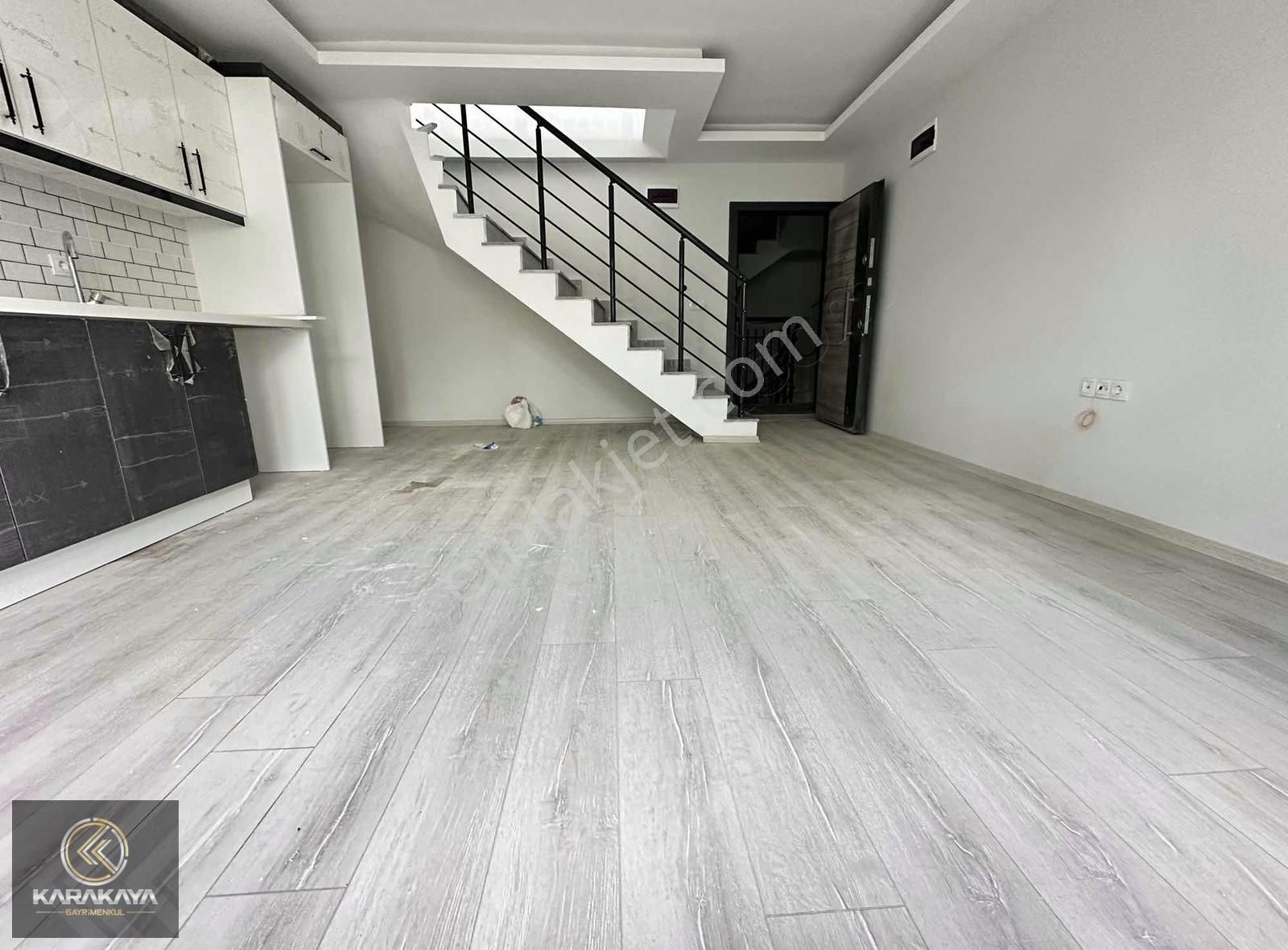 Darıca Bağlarbaşı Satılık Daire DARICA MERKEZDE 1+1 90m2 ASANSÖRLÜ CADDE ÜSTÜNDE DUBLEX DAİRE