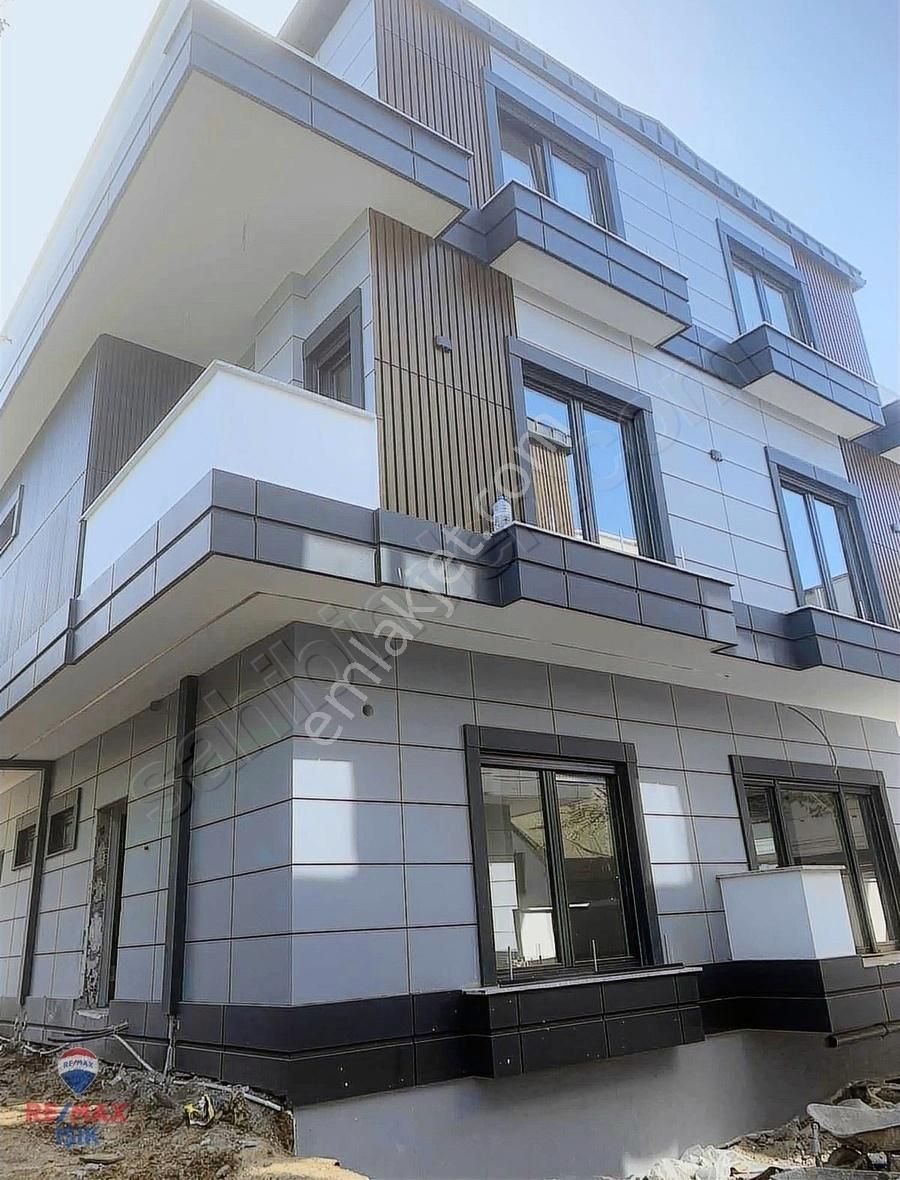 Darıca Bayramoğlu Satılık Villa BAYRAMOĞLUNDA 6+1 ASANSÖRLÜ, LÜX, KAPALI OTOPARKLI FOURLEX VİLLA