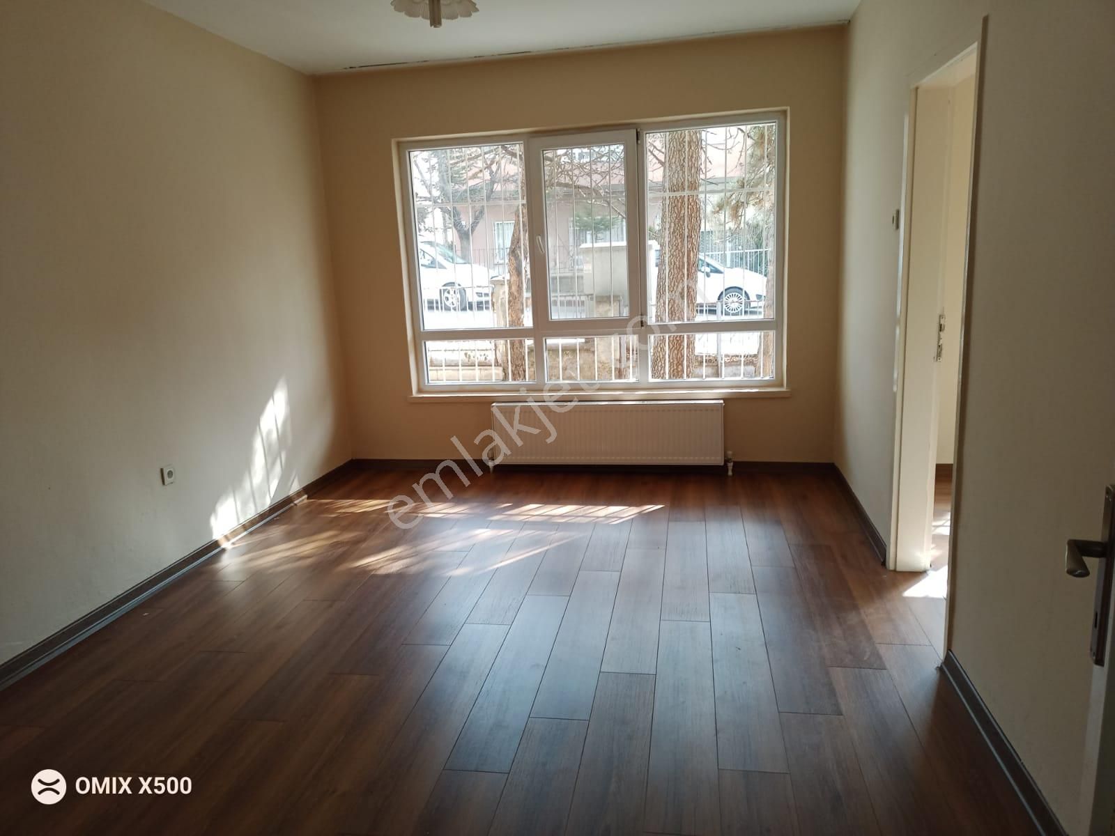 Yenimahalle Beştepe Kiralık Daire  BEŞTEPE DE EMEK METRO İSTASYONA ÜÇ DAKİKA GİRİŞ FULL YAPILI 2+1 KİRALIK DAİRE