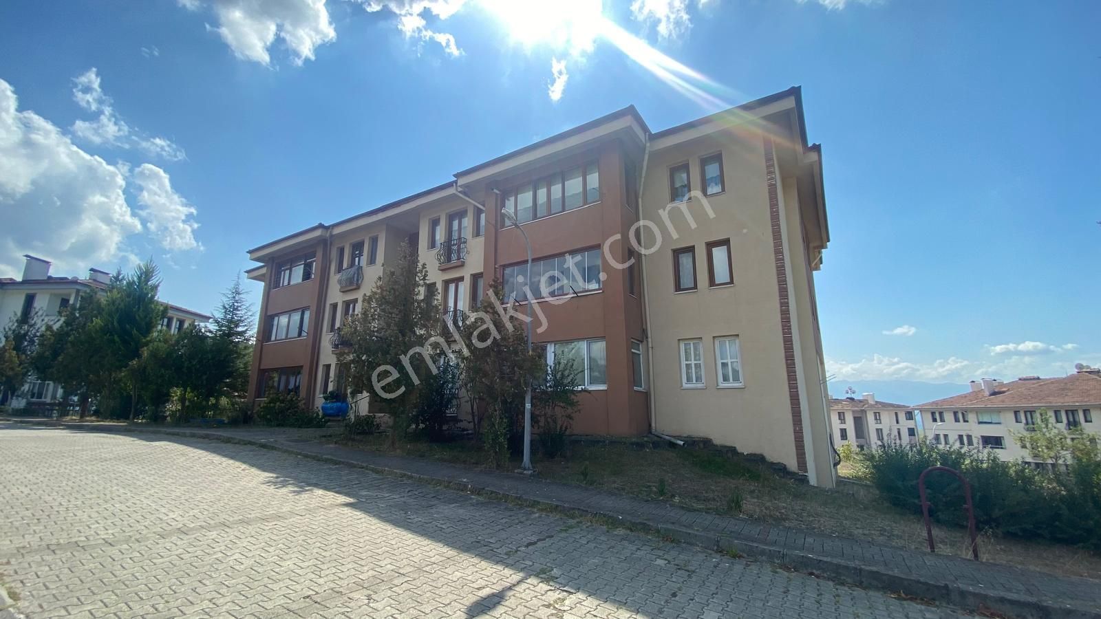 Düzce Merkez Çamlıevler Satılık Daire  ÖZGE YAPI GAYRİMENKUL'DEN K.KONUTLAR 3. BÖLGEDE SATILIK DAİRE