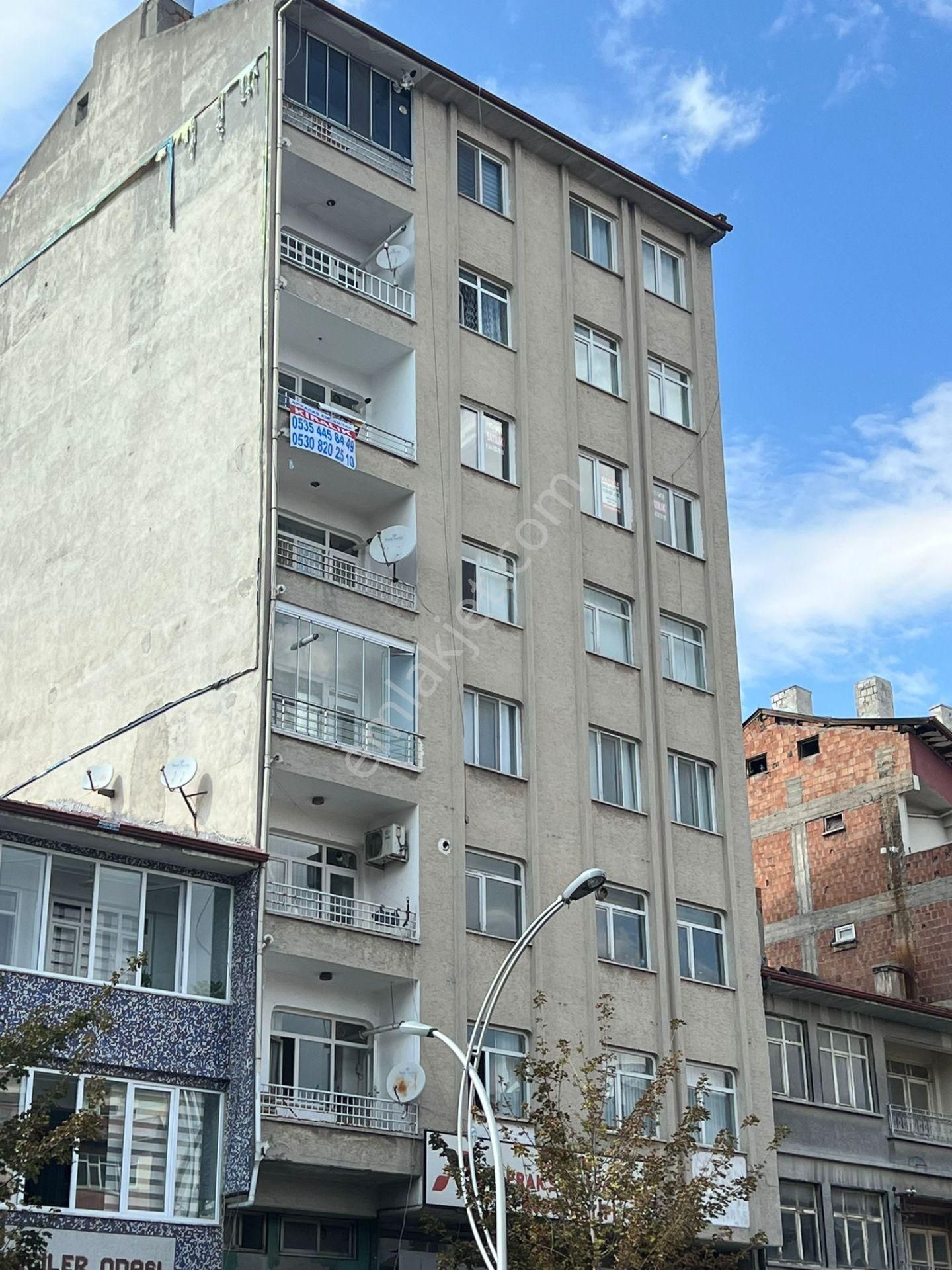 Çorum Merkez Kale Kiralık Daire  ARKADAŞ EMLAKTAN   GAZİ CADDESİNDE    3+1 KİRALIK OFİS 