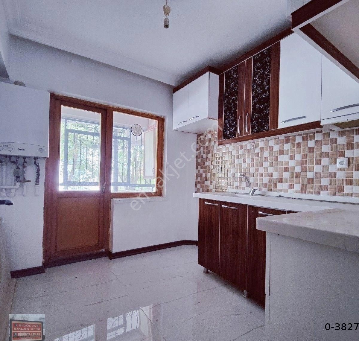 Etimesgut Topçu Satılık Daire ETİMESGUT topçu mahallesi 3+1 yapılı giriş daire si 120 m2