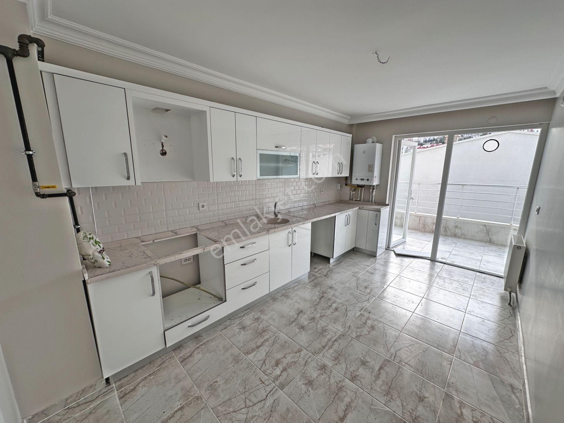 Mamak Durali Alıç Satılık Daire  NEŞET ERTAŞ CADDE YAKININDA KATTA ASANSÖRLÜ FULL YAPILI 3+1 SATILIK DAİRE