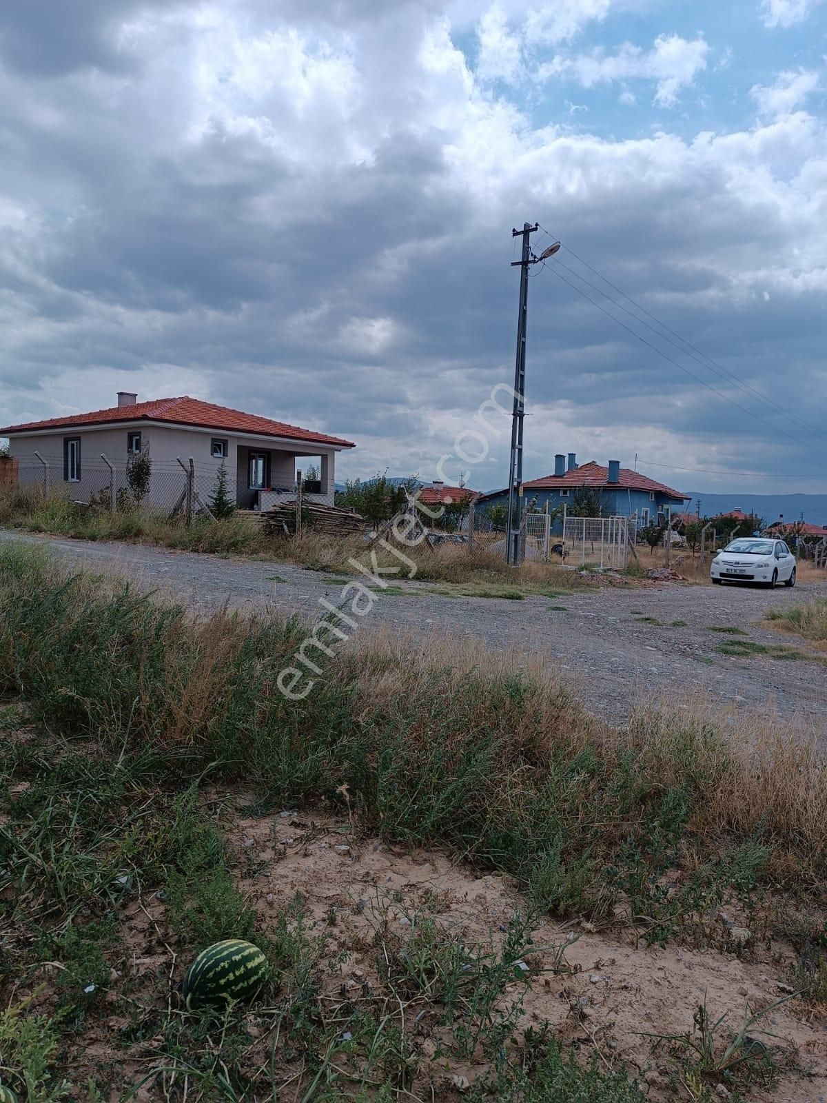 Çorum Pehlivan Emlaktan Karaca Köyde İçinde Evide Bulunan Satılık Arsa - Görsel 5