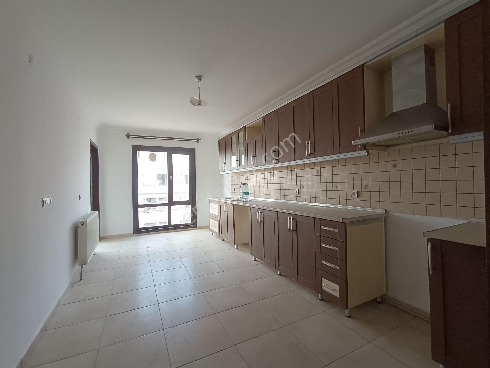 Çankaya Kırkkonaklar Kiralık Daire  KIRKKONAKLAR'DA ASANSÖRLÜ YÜKSEK ARA KATTA BAKIMLI 4+1 KİRALIK DAİRE