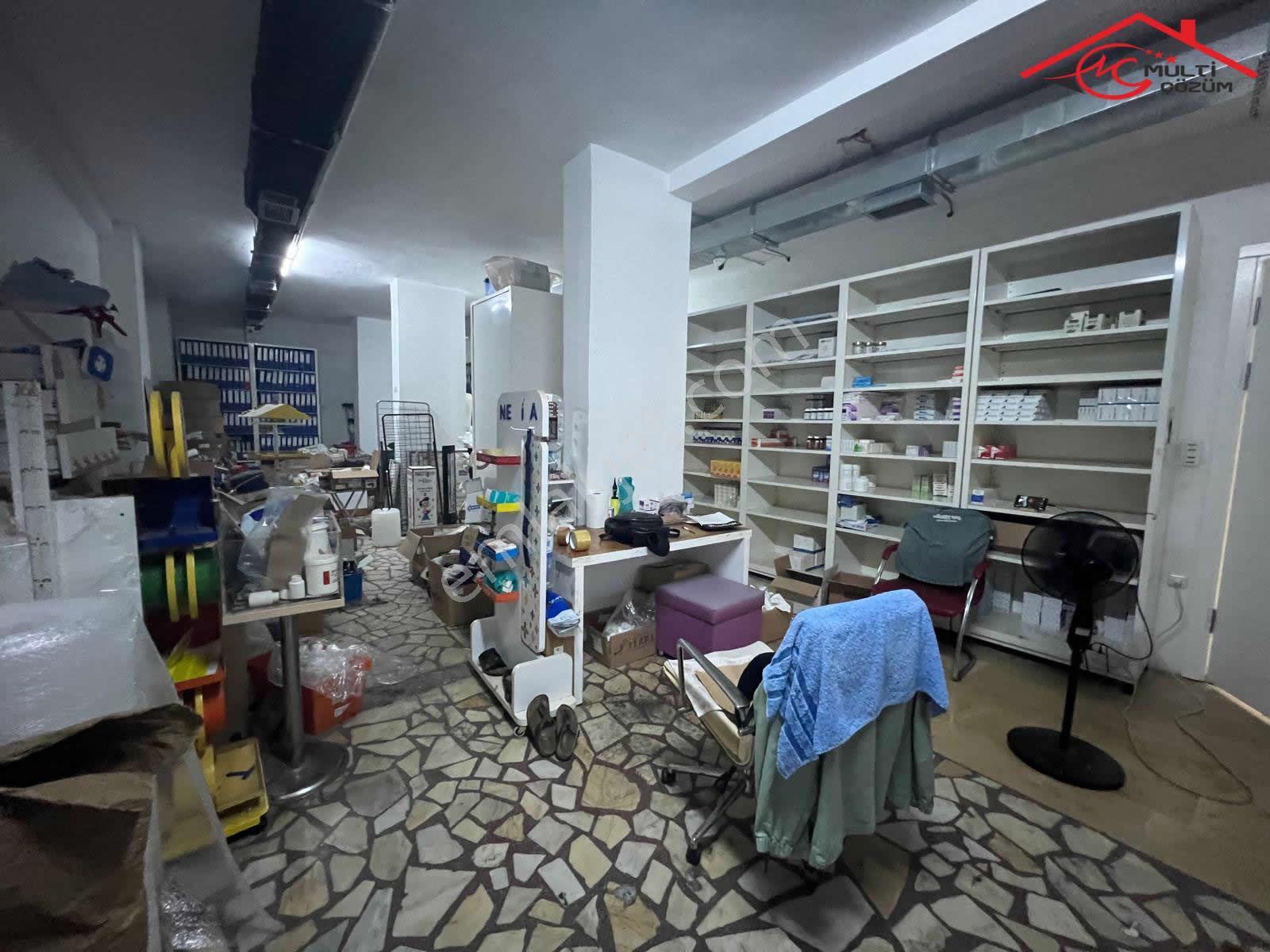 Yenibosna Yıldırım Beyazıt Caddesinde Kiralık Dükkan İşyeri Ofis Depo İş Hanında - Görsel 12