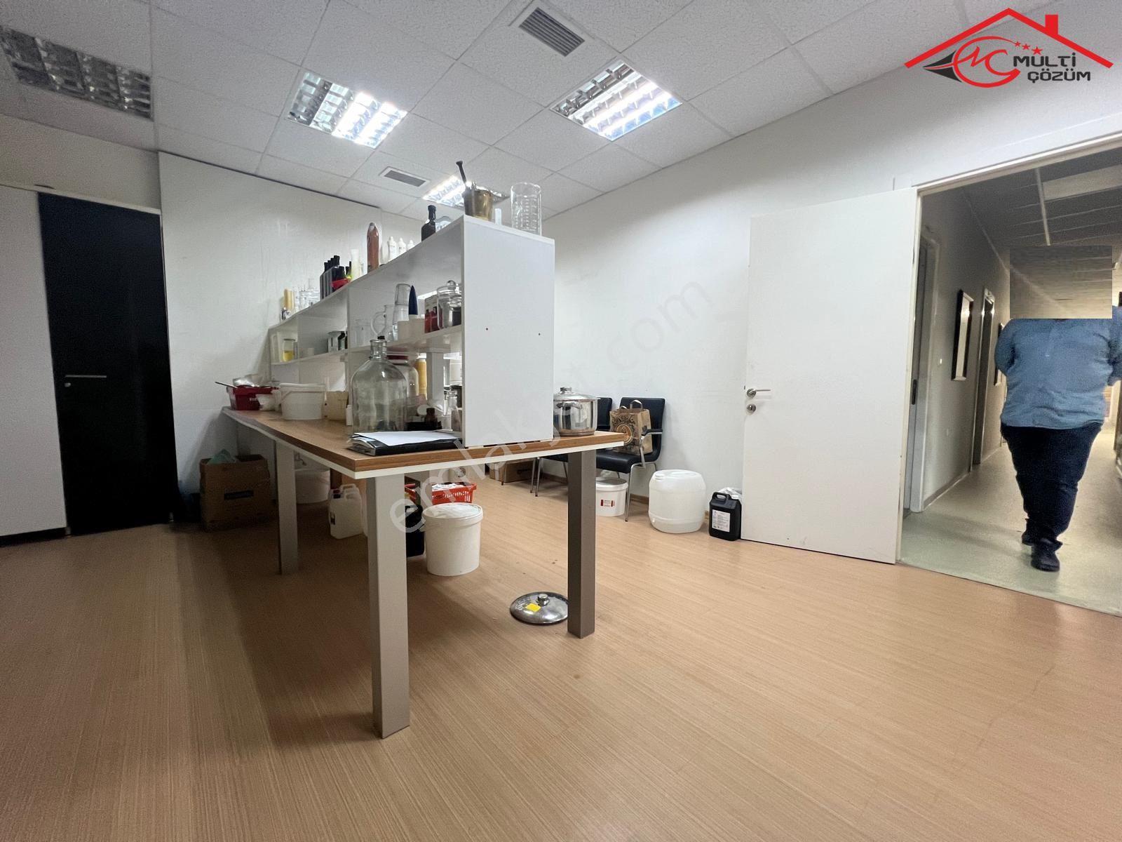 Yenibosna Yıldırım Beyazıt Caddesinde Kiralık Dükkan İşyeri Ofis Depo İş Hanında - Görsel 22