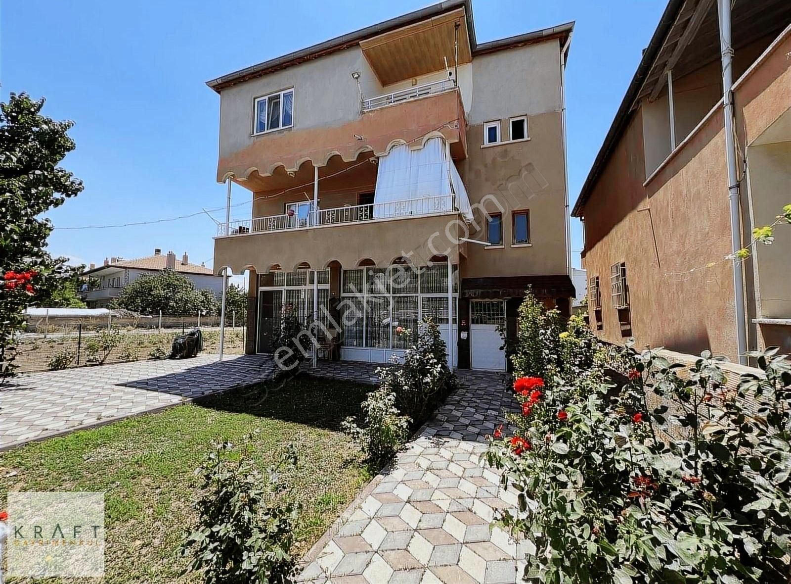 Bor Kemerhisar Bld. (Cumhuriyet) Satılık Daire KEMERHİSAR'DA 3 KATLI DOĞALGAZLI 525m2 ARSALI İSKANLI