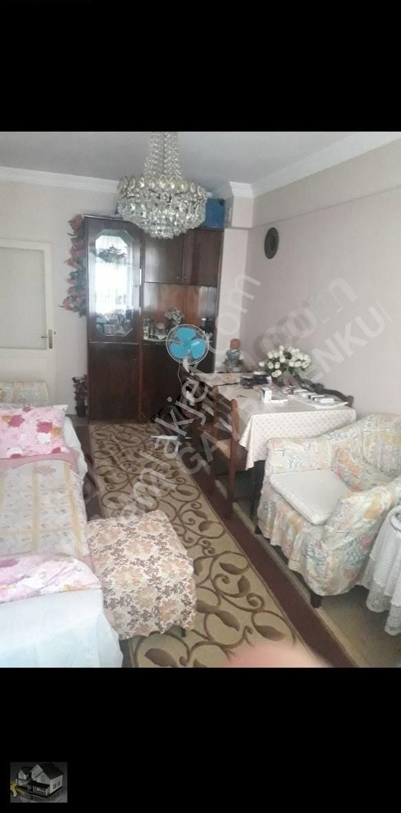 Eyüpsultan İslambey Satılık Daire EYÜP İSLAMBEY CADDESİNE PARALEL SATILIK ARA KAT 2+1 DAIRE