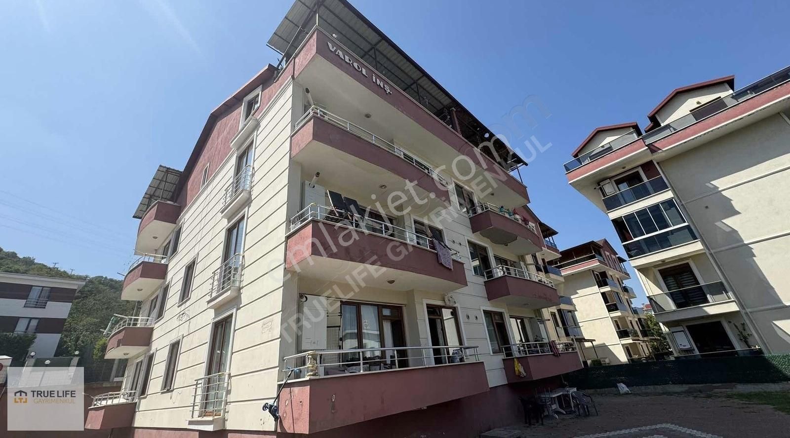 Gölcük Yukarı Satılık Daire 5+1 220m2 DENİZ MANZARALI DAİRE