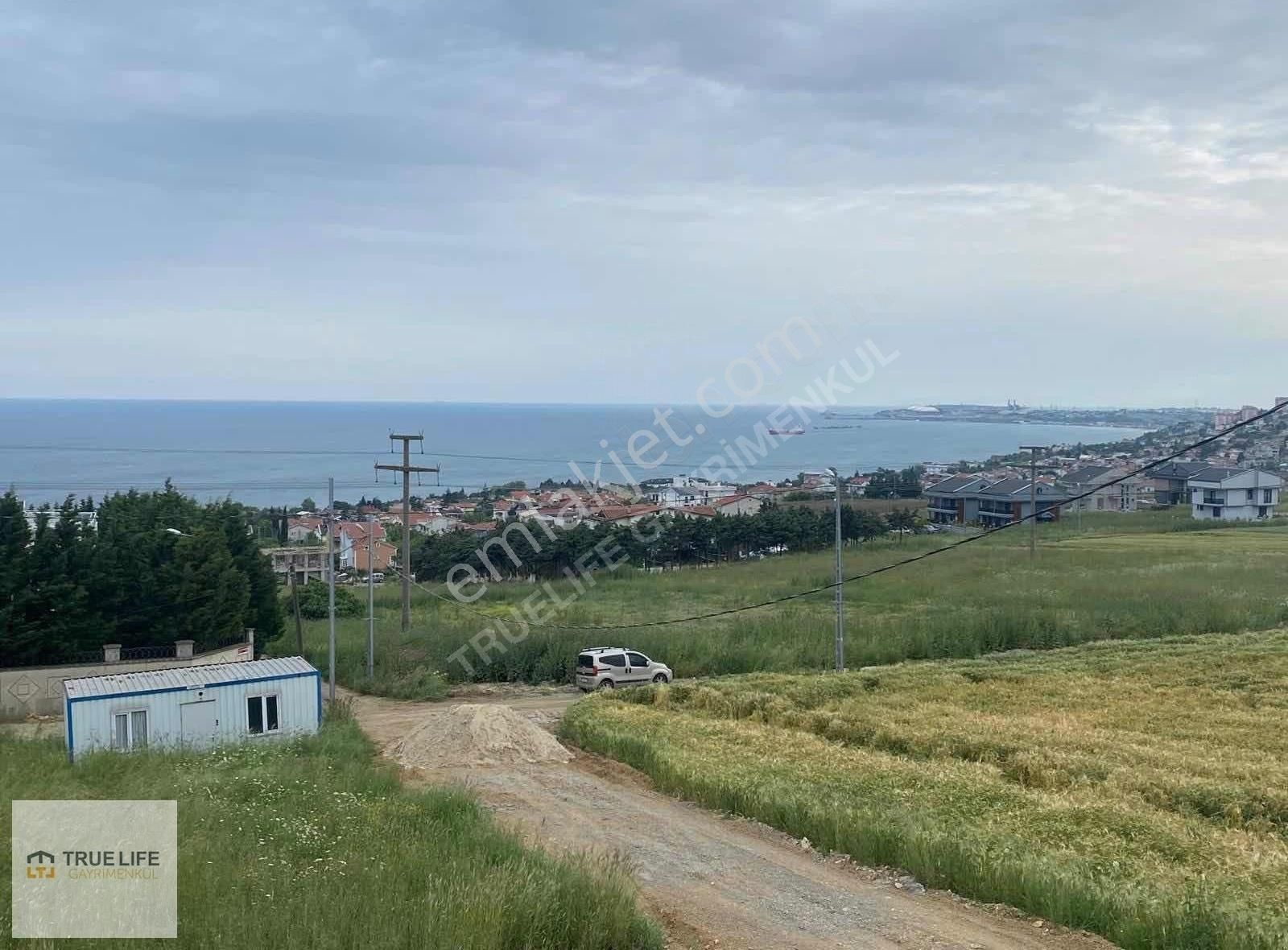 Silivri Gümüşyaka Satılık Konut İmarlı Gümüşyakada 318m2 Deniz manzaralı arsa