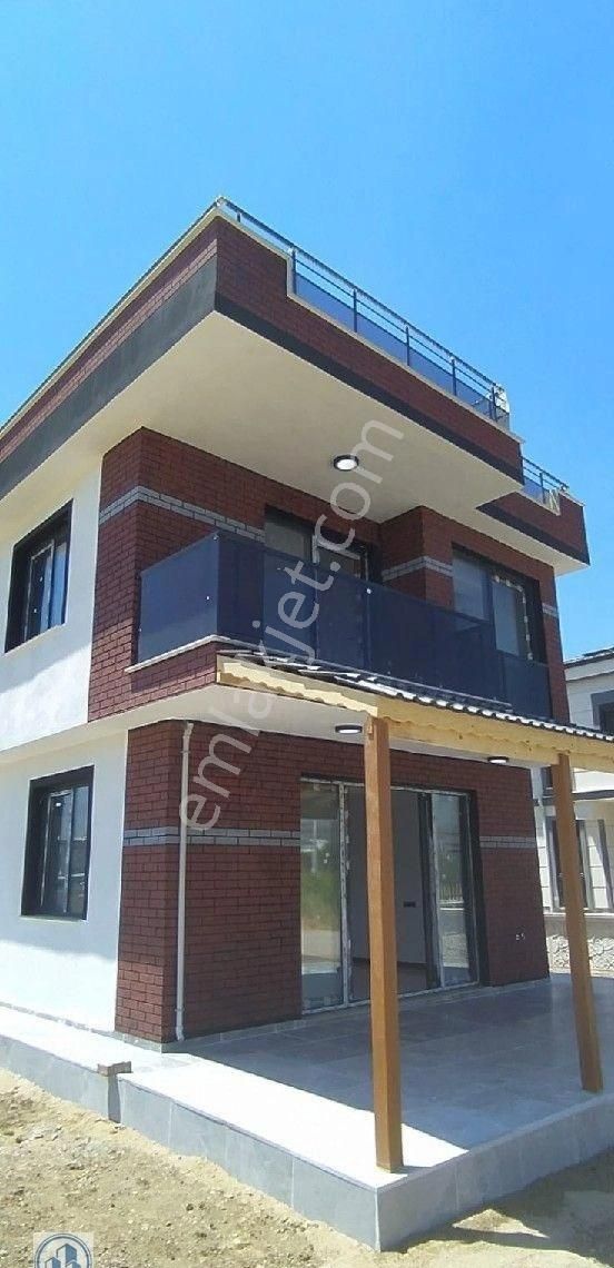 Dikili Cumhuriyet Satılık Villa İZMİR DİKİLİ İSMETPAŞA'DA DENİZ TARAFI SIFIR DUBLEX VİLLA