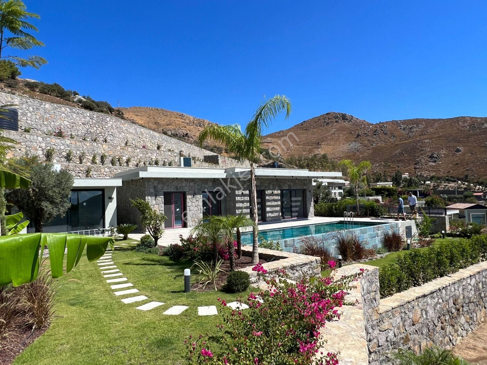 Bodrum Gümüşlük Satılık Villa  Gümüşlükte Satılık Full Deniz Manzaralı 5+1 Müstakil Villa