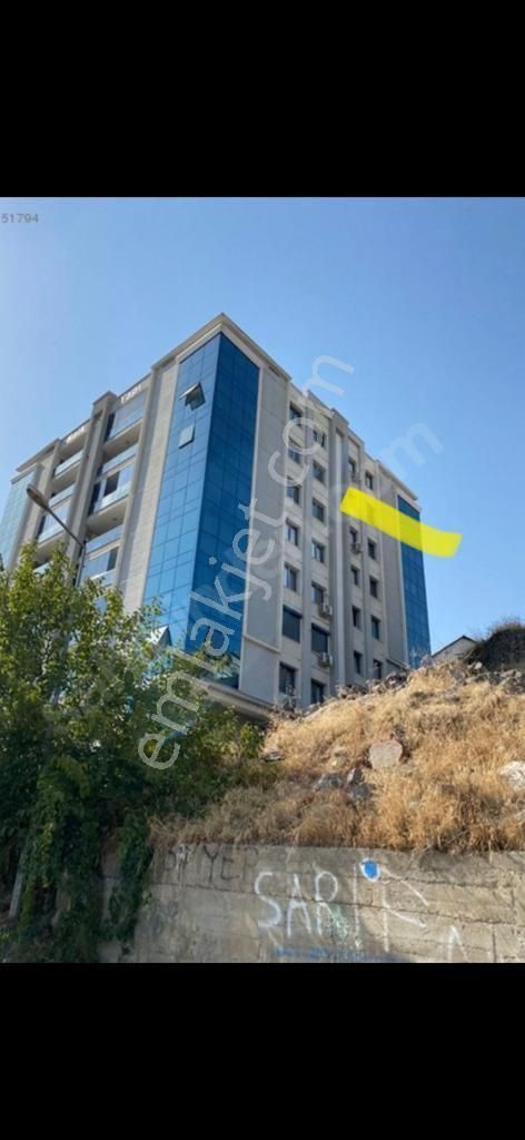 Bayraklı Emek Satılık Daire  BAYRAKLI EMEK MAHALLESİNDE  3+1 SATILIK DAİRE