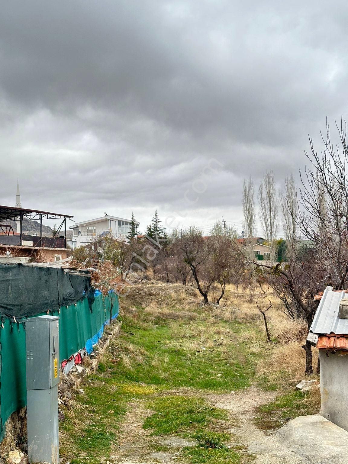 Selçuklu Sarayköy Satılık Bağ & Bahçe SARAYKÖY KÖY İÇERİSİNDE YOL KENARI MÜSTAKİL TAPULU SATILIK ARSA