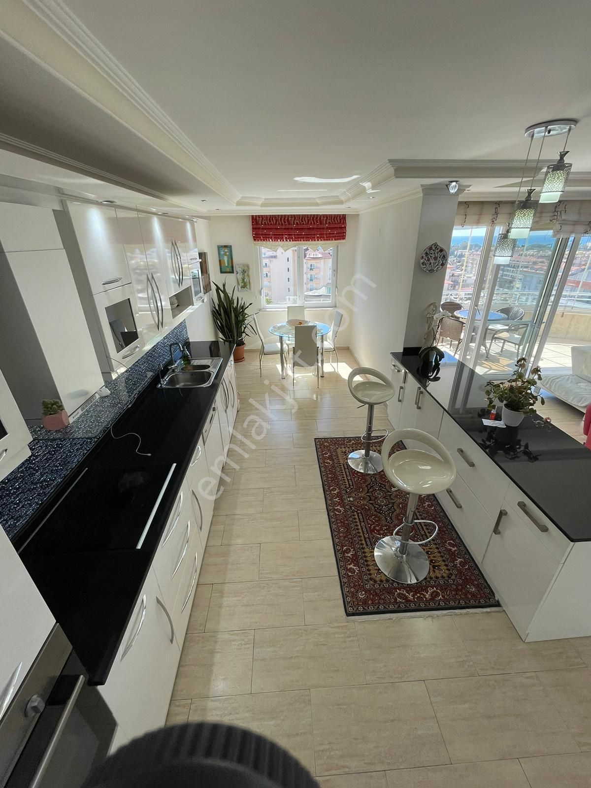 Alanya Media Markt Arkasında Kale Ve Deniz Manzaralı 2+1 Daire - Görsel 8