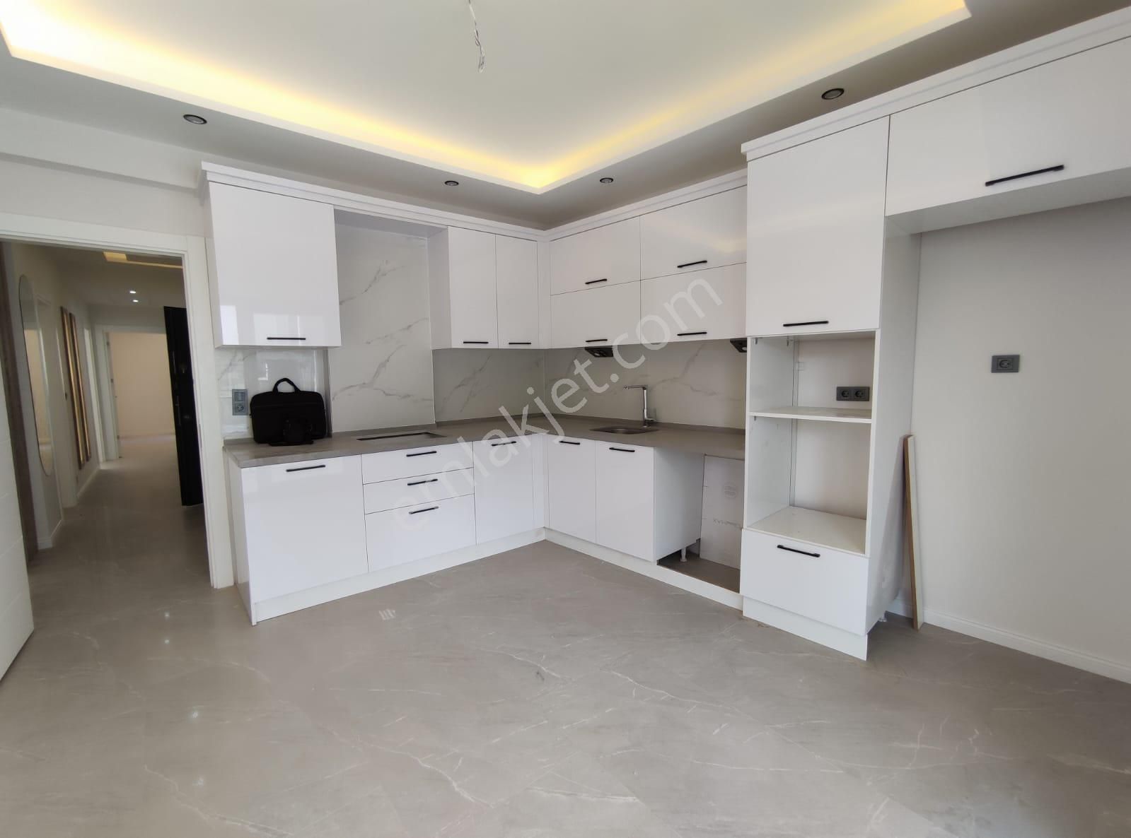 Nazilli Zafer Satılık Daire  NAZİLLİ ZAFER MAH TAPU RUHSAT ÇIKTI 3+1 150M2 YERDEN ISITMA LUX İŞÇİLİK SATILIK DAİRE