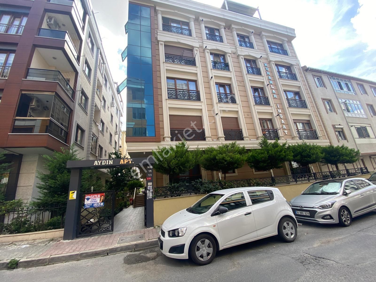 Küçükçekmece Cennet Satılık Daire  RE/MAX STREET'DEN CENNET MAH 2+1 FIRSAT SATILIK YÜKSEK GİRİŞ