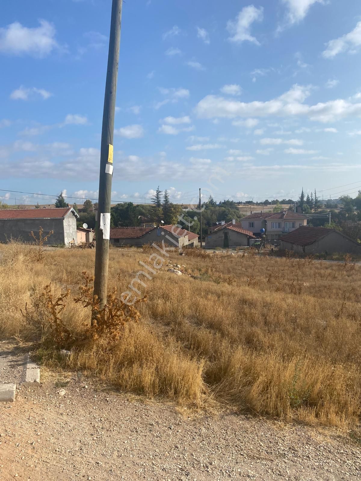 Tepebaşı Takmak Satılık Konut İmarlı Eskişehir Takmak Köyü'nün Merkezinde Satılık İmarlı Arsa