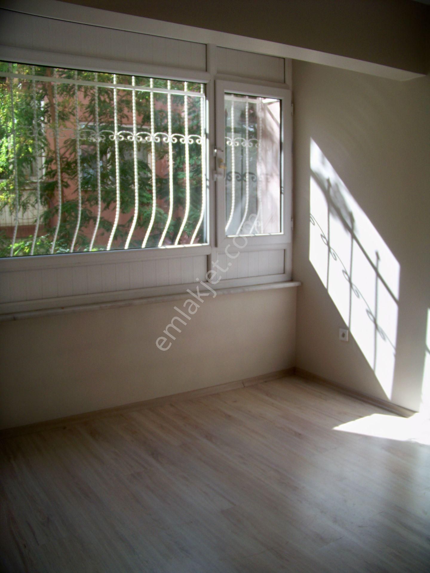 Mecidiyeköy Ortaklar'da 2+1 Komple Yenilenmiş 70 M2 Yüksek Giriş Ferah Daire - Görsel 18