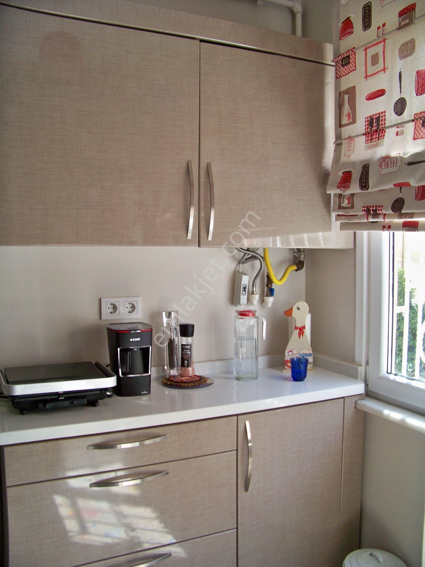 Mecidiyeköy Ortaklar'da 2+1 Komple Yenilenmiş 70 M2 Yüksek Giriş Ferah Daire - Görsel 25