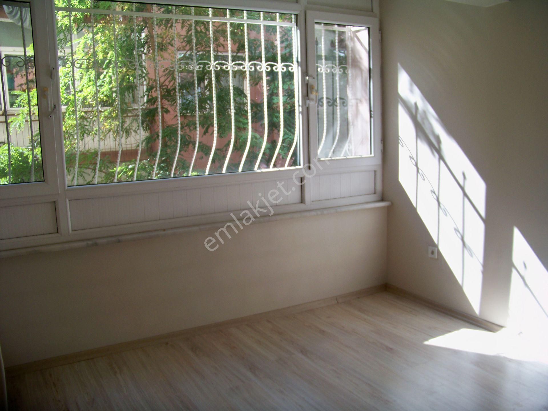 Mecidiyeköy Ortaklar'da 2+1 Komple Yenilenmiş 70 M2 Yüksek Giriş Ferah Daire - Görsel 16