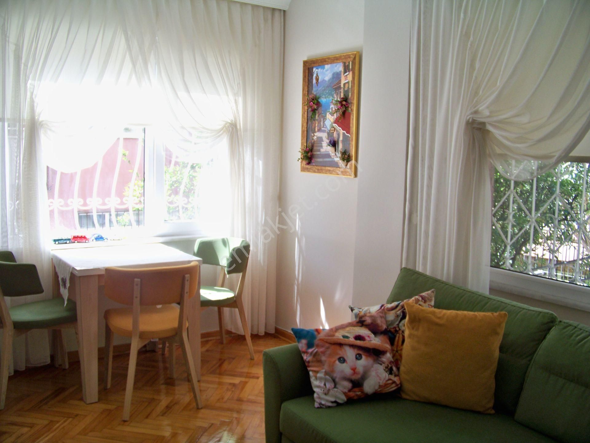 Mecidiyeköy Ortaklar'da 2+1 Komple Yenilenmiş 70 M2 Yüksek Giriş Ferah Daire - Görsel 3