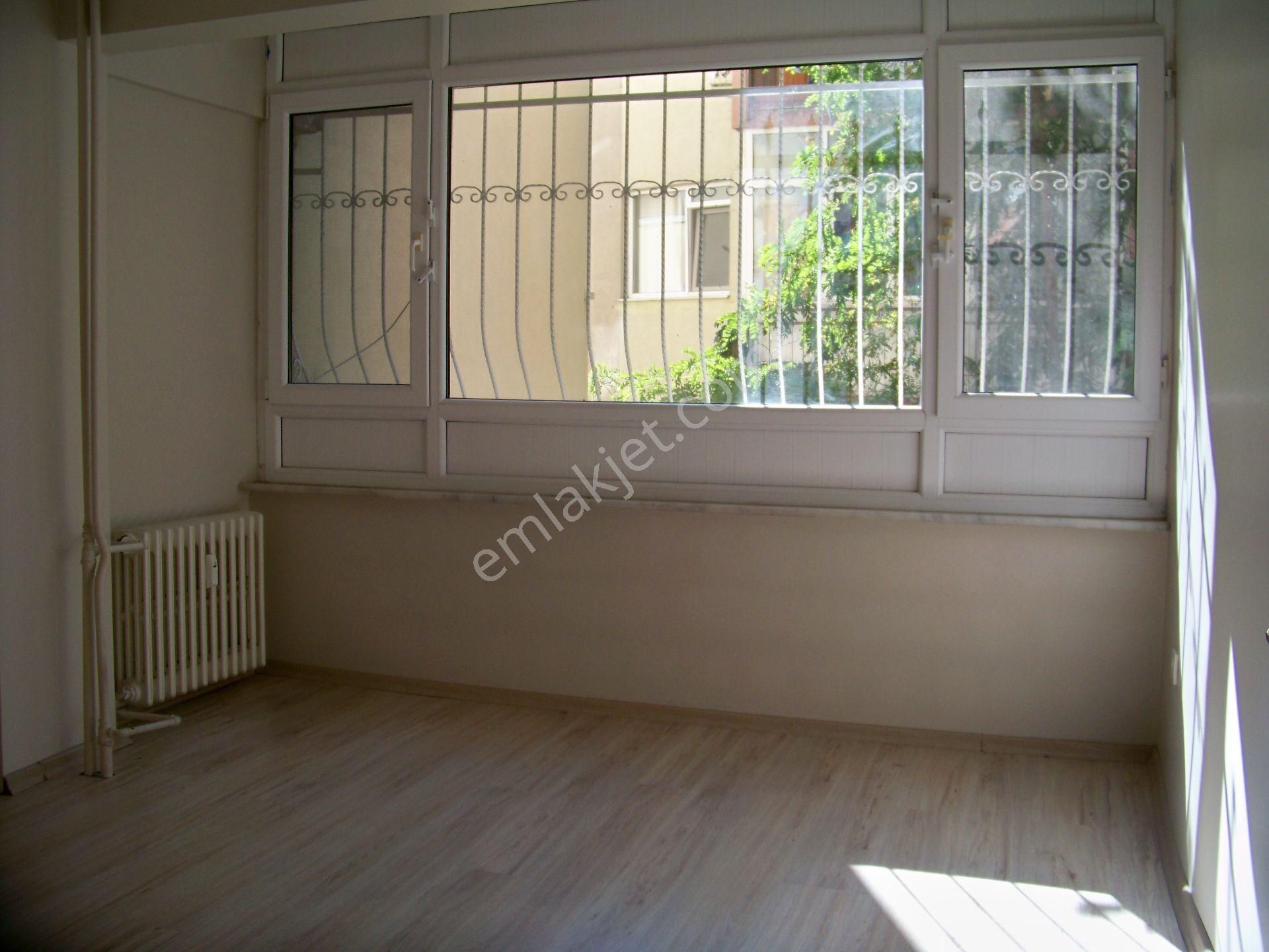 Mecidiyeköy Ortaklar'da 2+1 Komple Yenilenmiş 70 M2 Yüksek Giriş Ferah Daire - Görsel 12