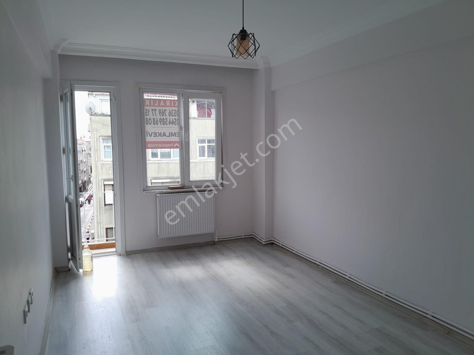 Fatih Seyyid Ömer Kiralık Daire Kocamustafapaşa da Alipaşa caddesi üzerinde 2+1 kombili kiralık daire 