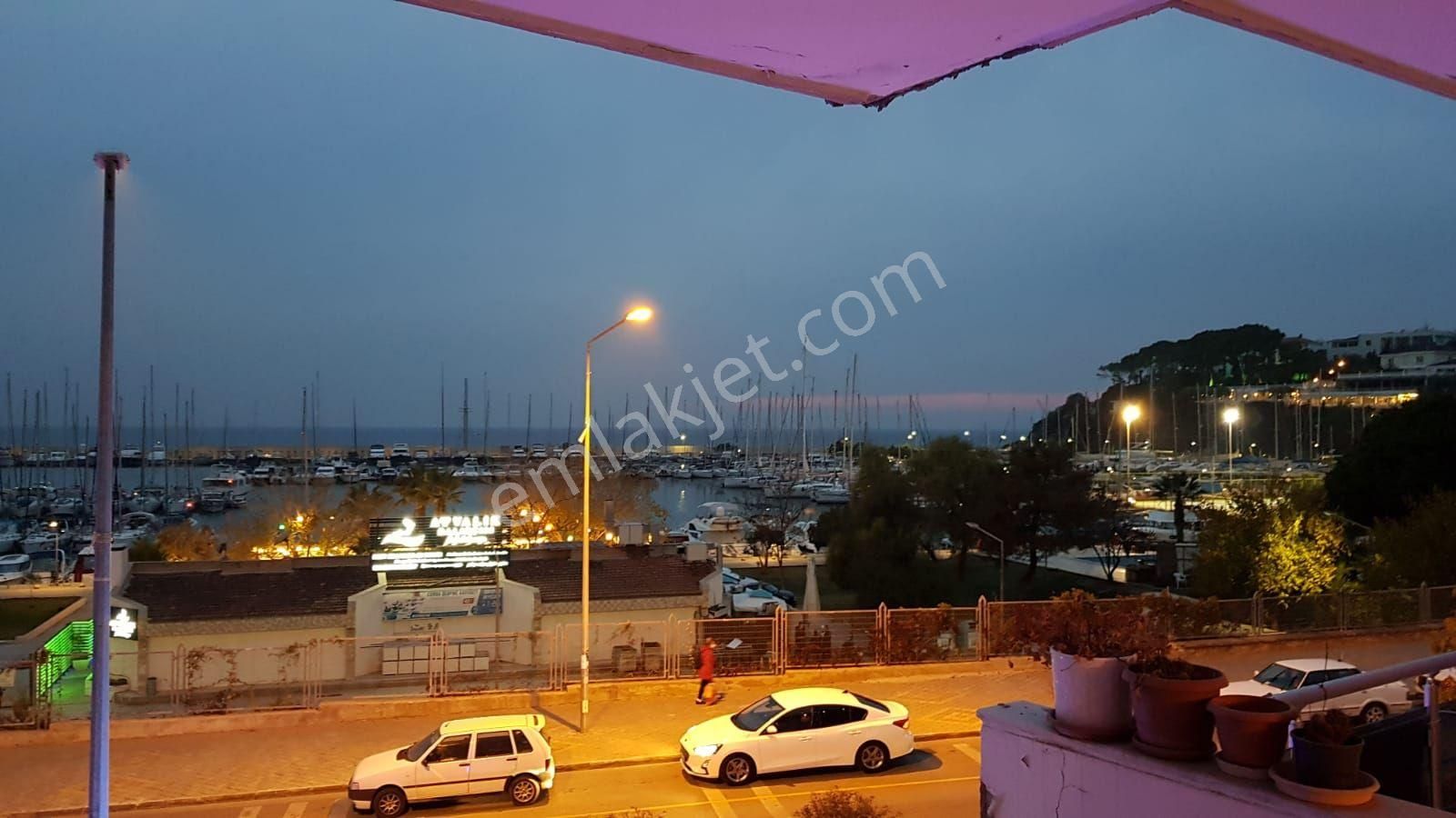 Kuşadası Türkmen Satılık Daire Kuşadası Marina'da Satılık 4+1 Yalı Dairesi