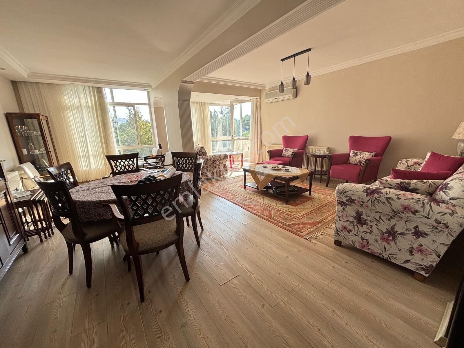 Alsancak Fuar Cepheli Önü Açık Ferah 4 Oda 1 Salon 150 M2 Kiralık Mobilyalı Daire Cepheli