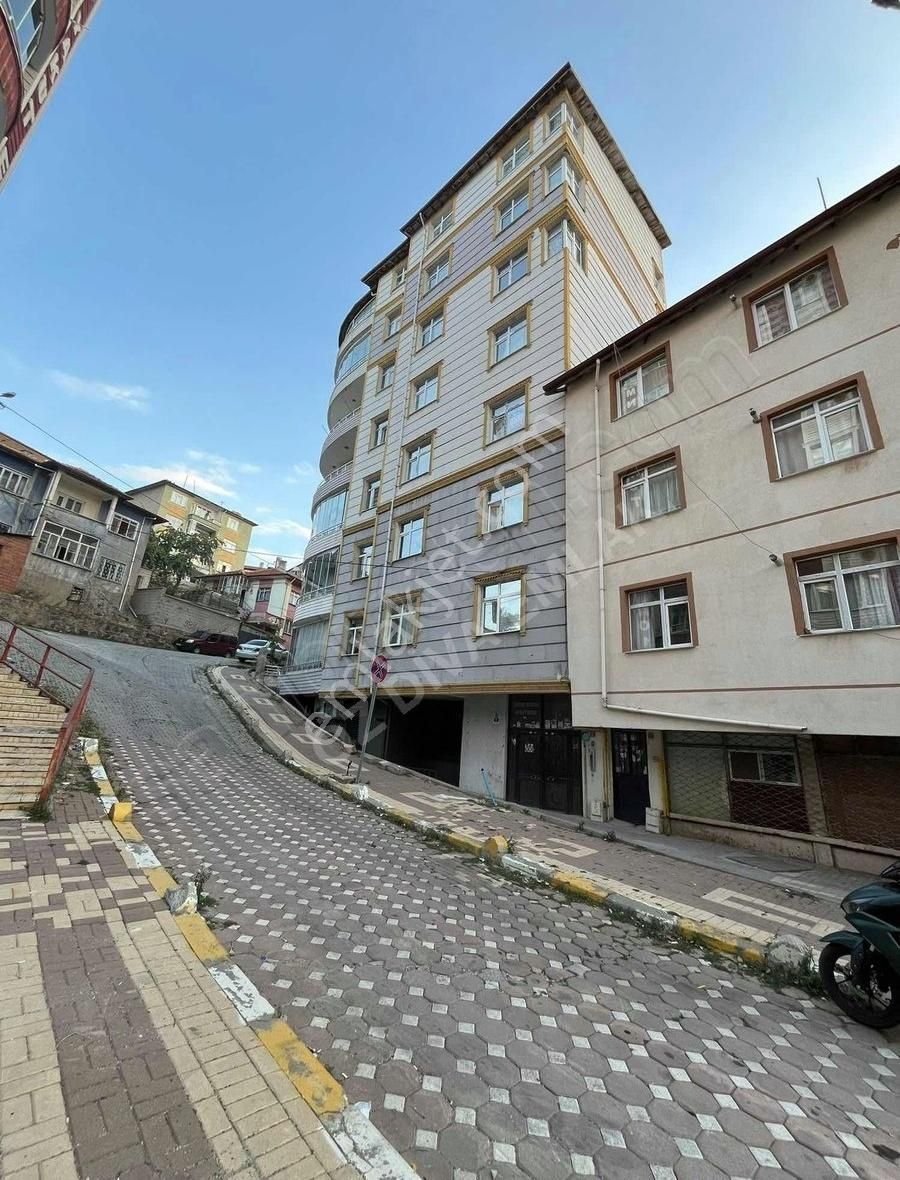 Yozgat Merkez Yeni Cami Kiralık Daire MERKEZ'de 3+1 EŞYALI KİRALIK DAİRE