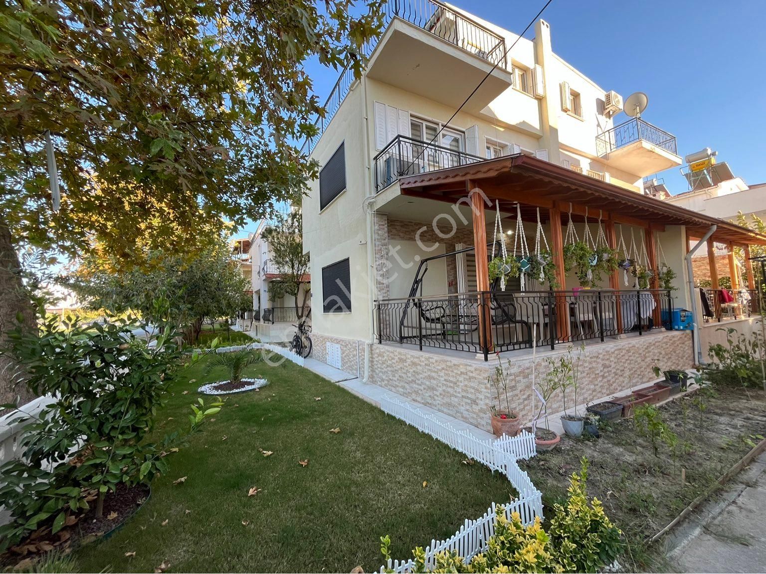 Kuşadası Güzelçamlı Satılık Villa KUŞADASI GÜZELÇAMLIDA PLAJA YAKIN HARİKA VİLLA