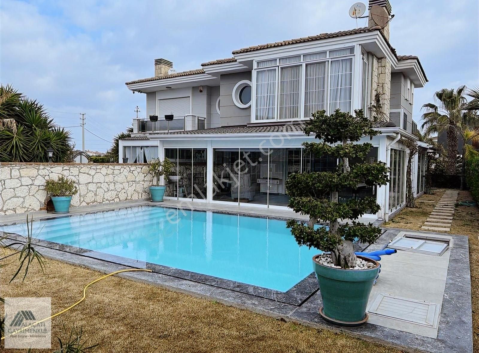 Çeşme Alaçatı Satılık Villa Alaçatı Gayrimenkulden Alaçatı Göbenede Satılık Lux Villa