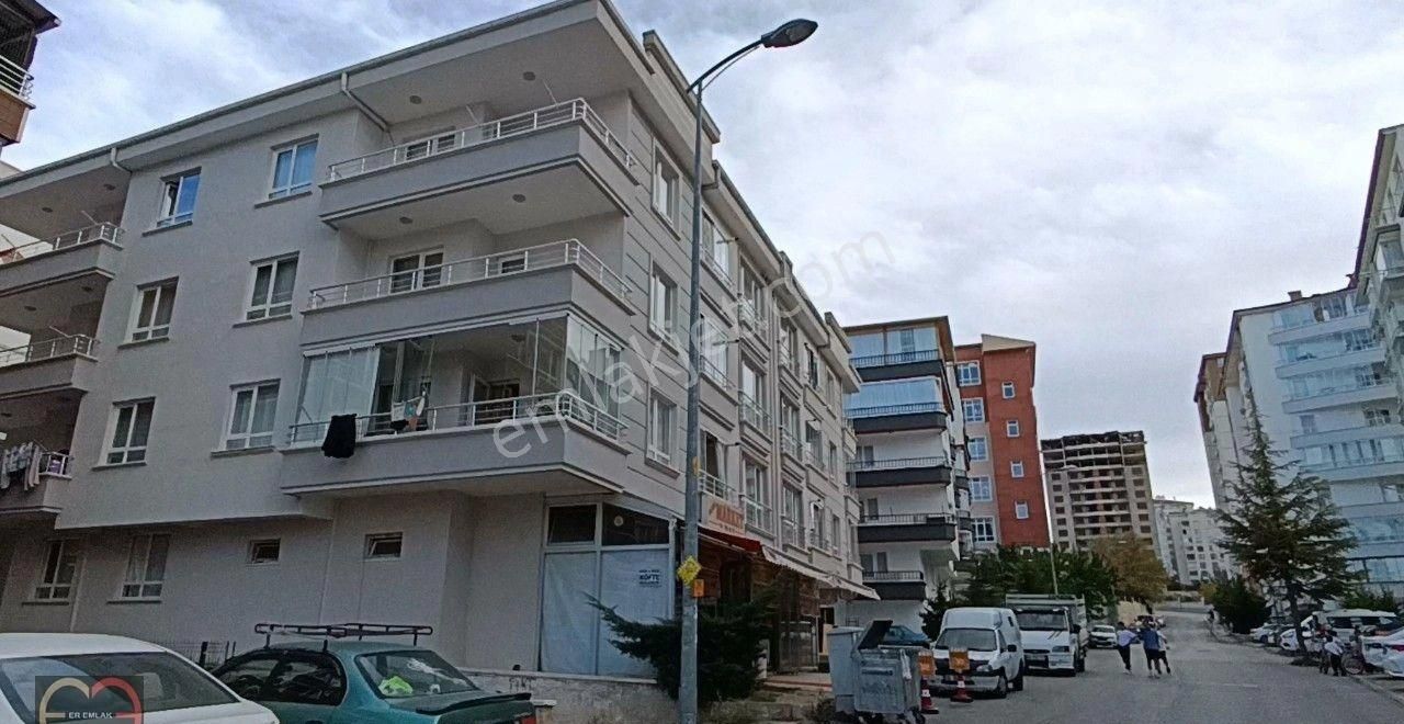 Mamak Durali Alıç Satılık Daire DURALİ ALIÇ'TA ERGENEKON İLKOKULU YANI DİREK OTURUMLUK BOŞ,  MANTOLU  İSKANLI,ASANSÖRLÜ ARAKAT DAİRE