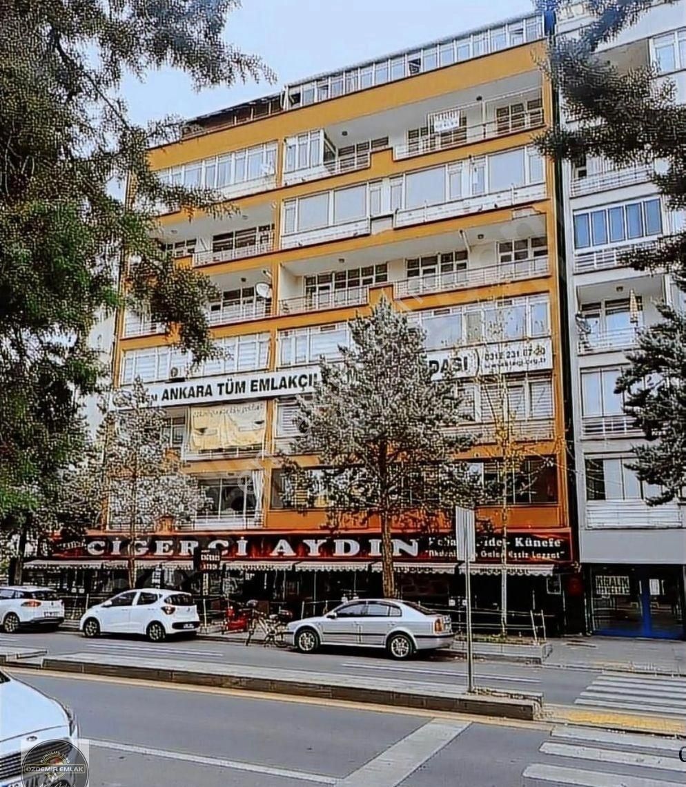 Çankaya Maltepe Satılık Daire Tandoğan'da Fırsat, Tabela Değeri Yüksek Yan Yana İki Daire..